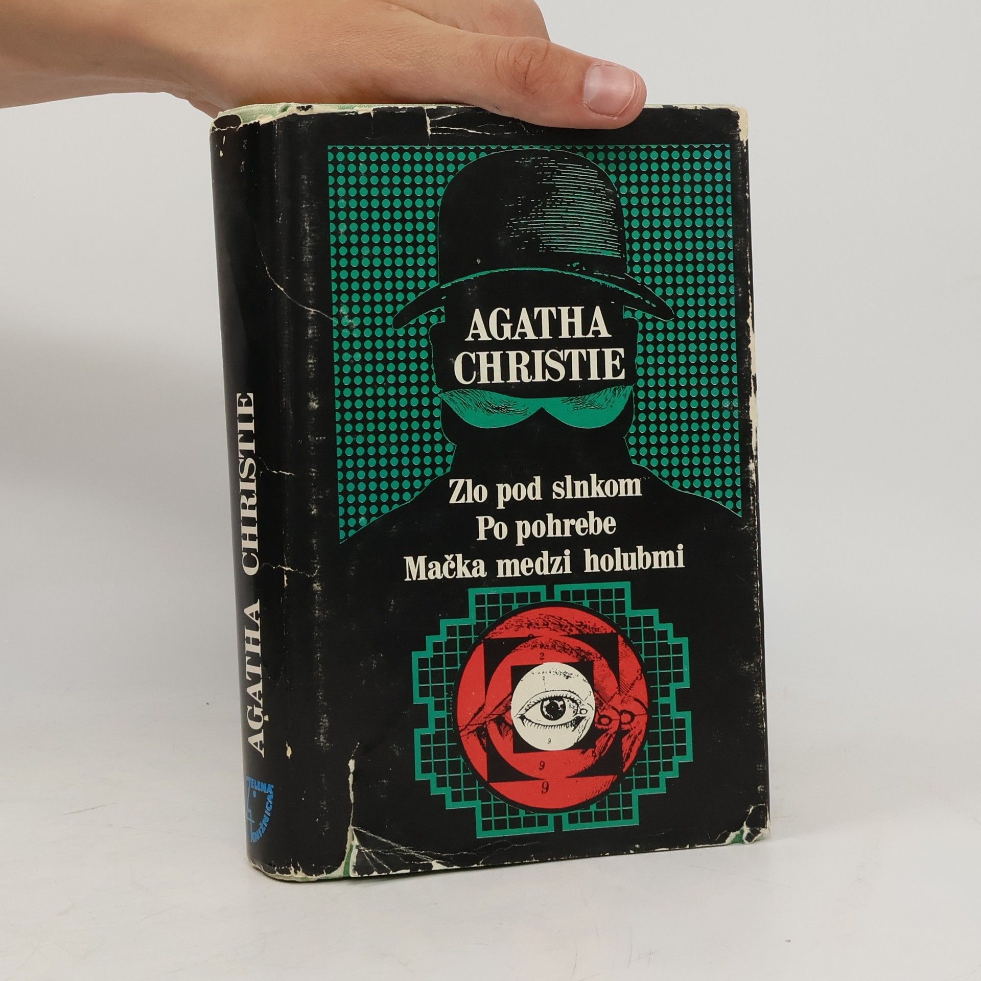 Agatha Christie Zlo pod slnkom. Po pohrebe. Mačka medzi holubmi