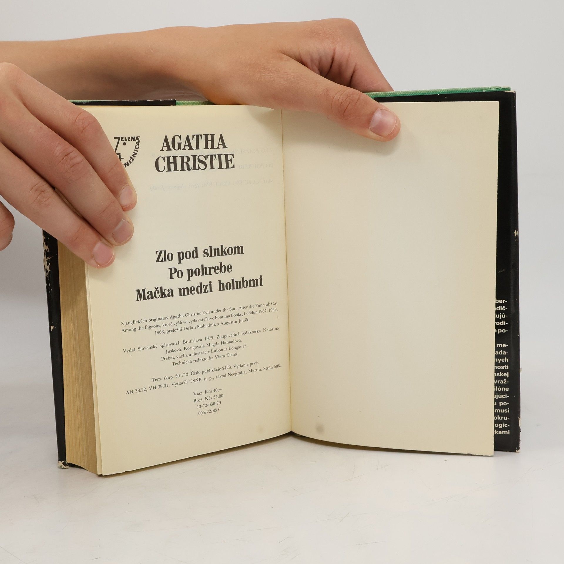 Agatha Christie Zlo pod slnkom. Po pohrebe. Mačka medzi holubmi