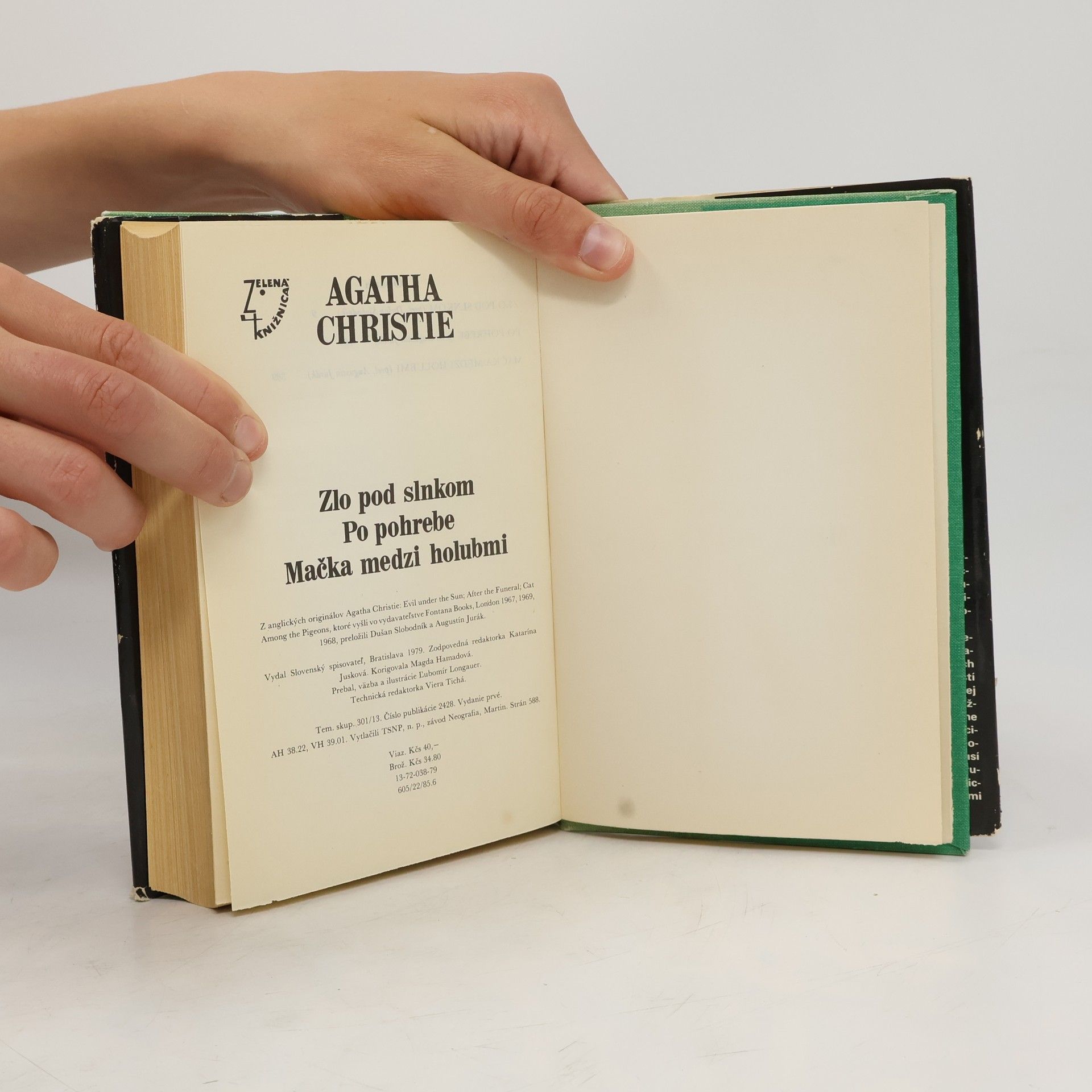 Agatha Christie Zlo pod slnkom. Po pohrebe. Mačka medzi holubmi