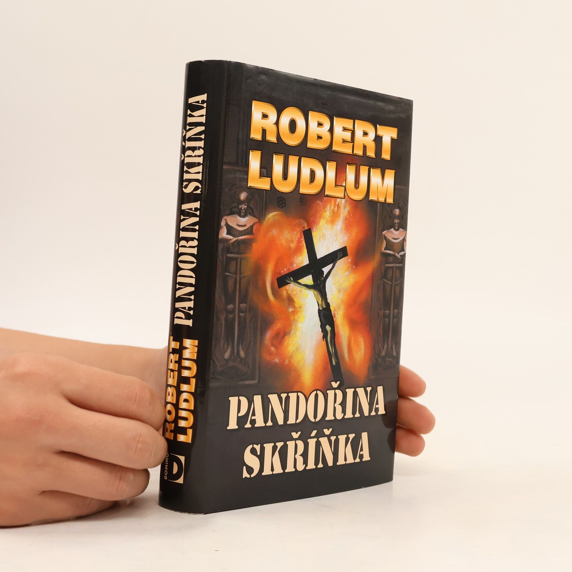 Robert Ludlum Pandořina skříňka