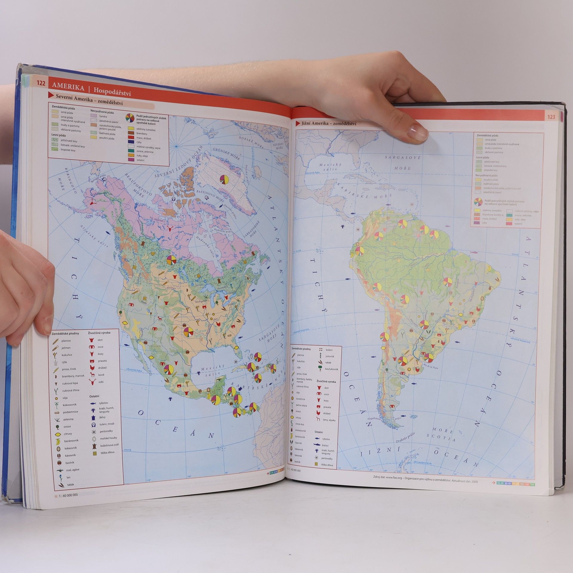 Autorenkollektiv Školní atlas světa