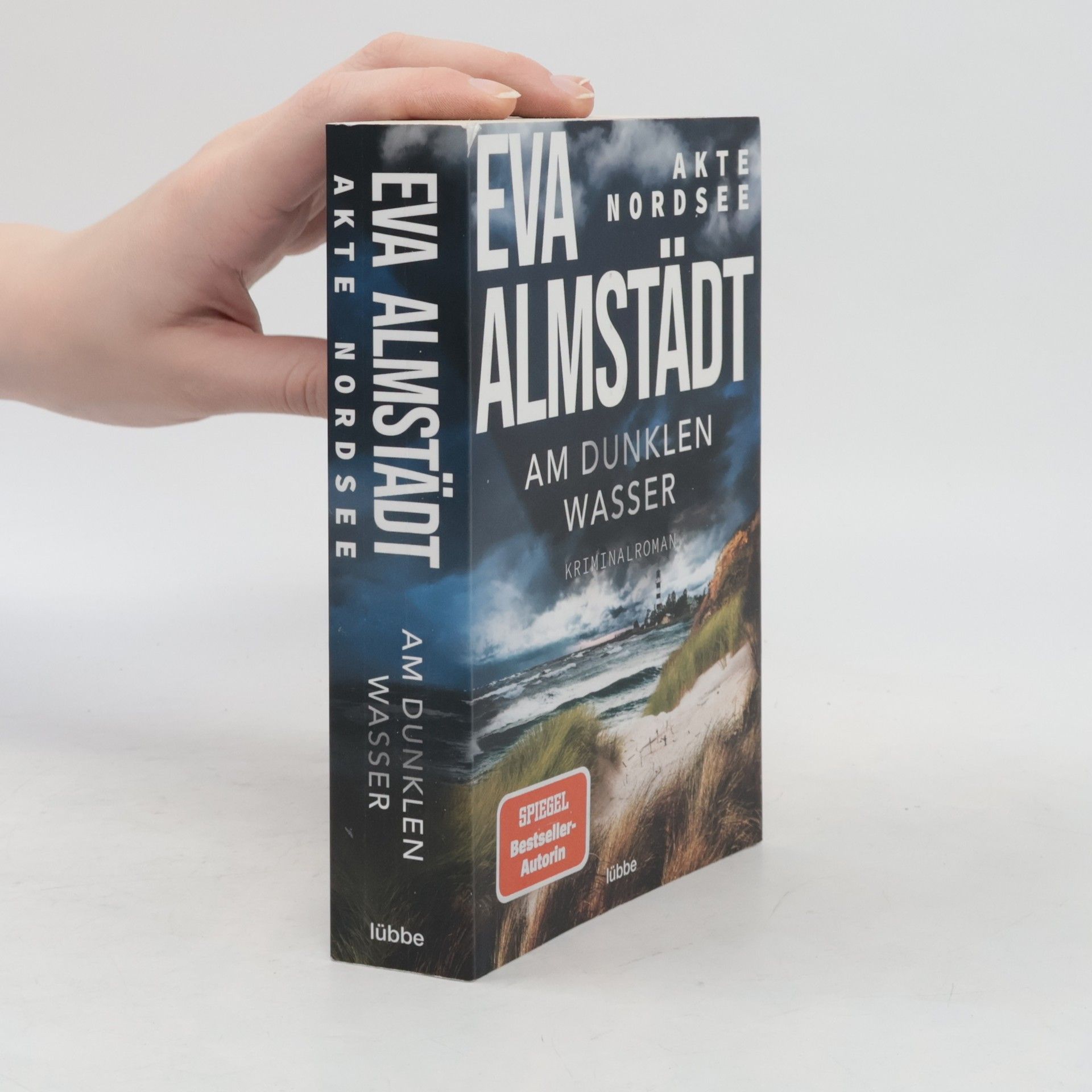 Eva Almstadt Akte Nordsee - am dunklen Wasser