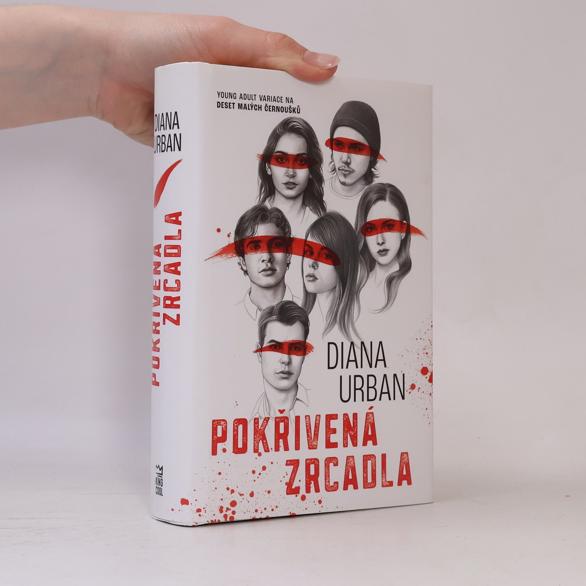Diana Urban Pokřivená zrcadla