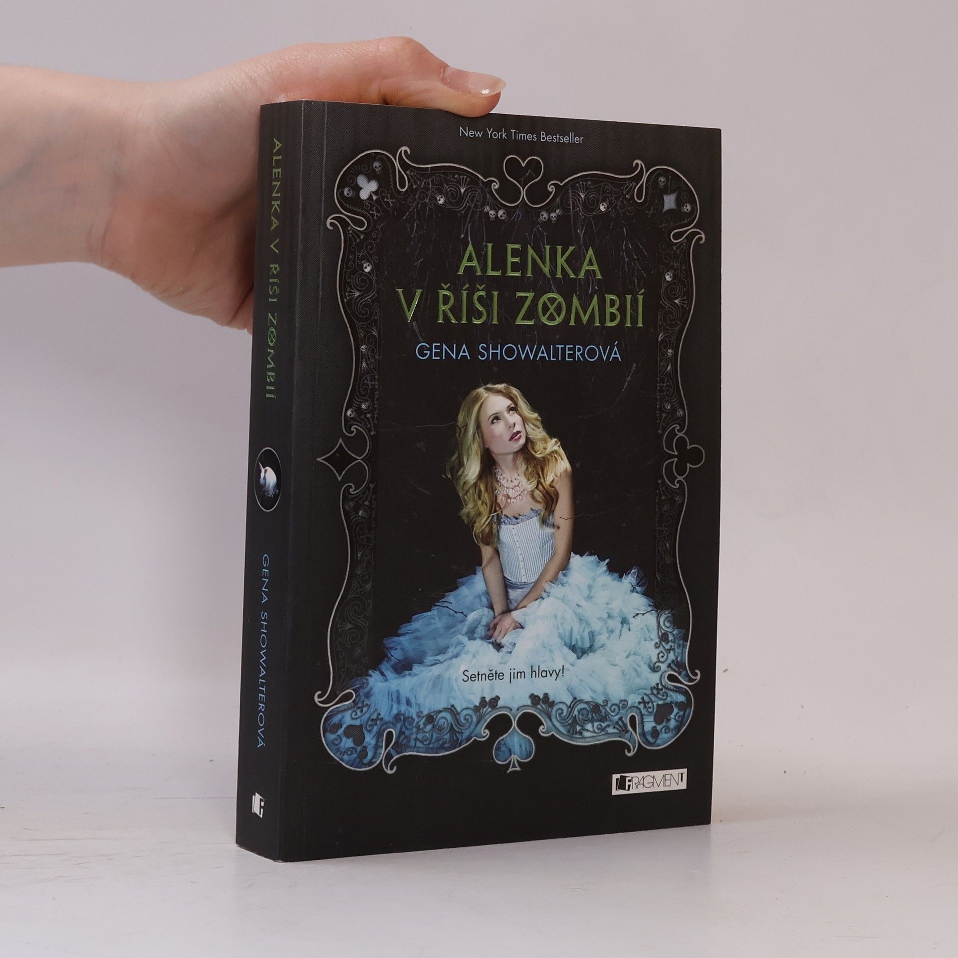 Gena Showalter Alenka v říši zombií