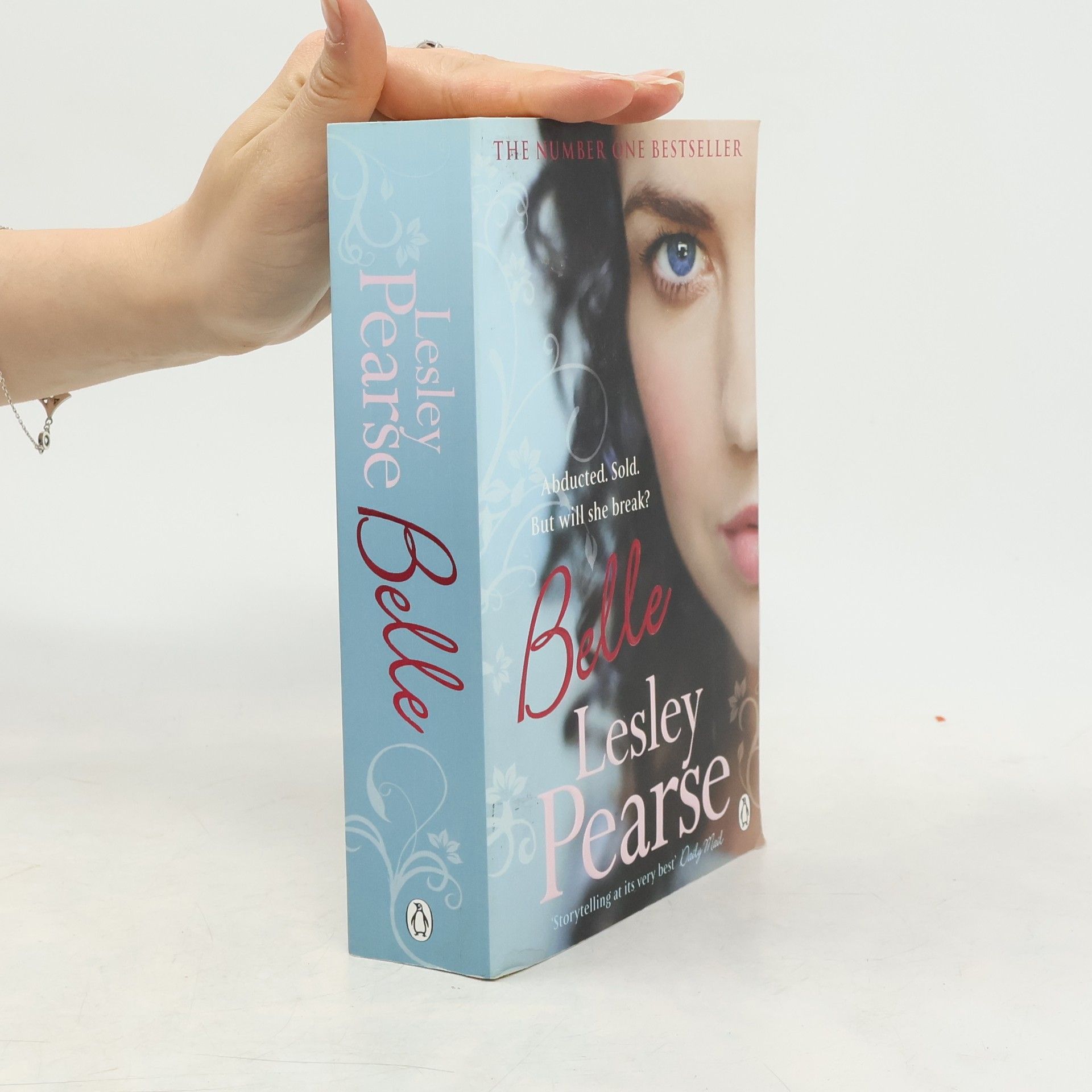 Lesley Pearse Belle
