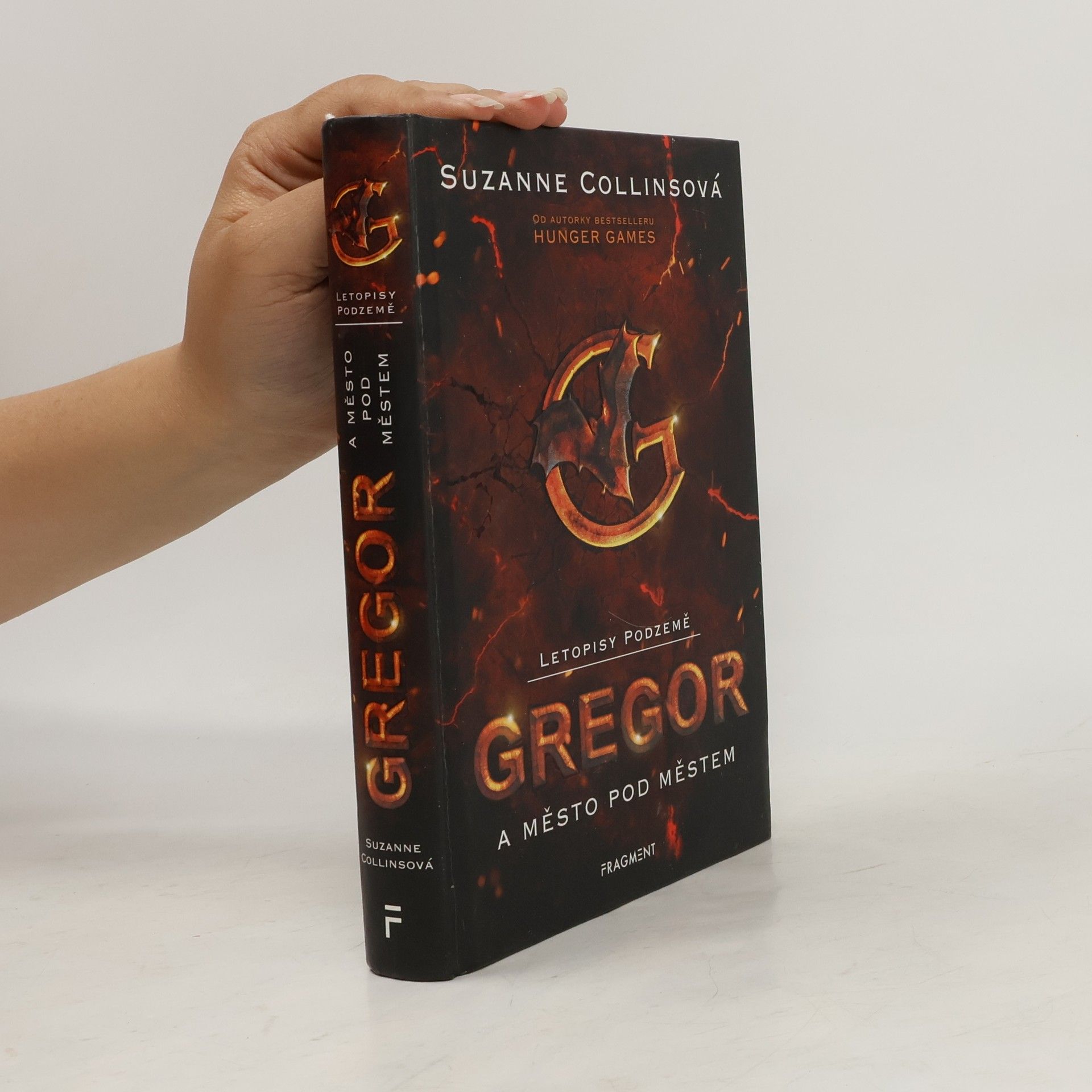 Suzanne Collins Letopisy Podzemě. Gregor a město pod městem