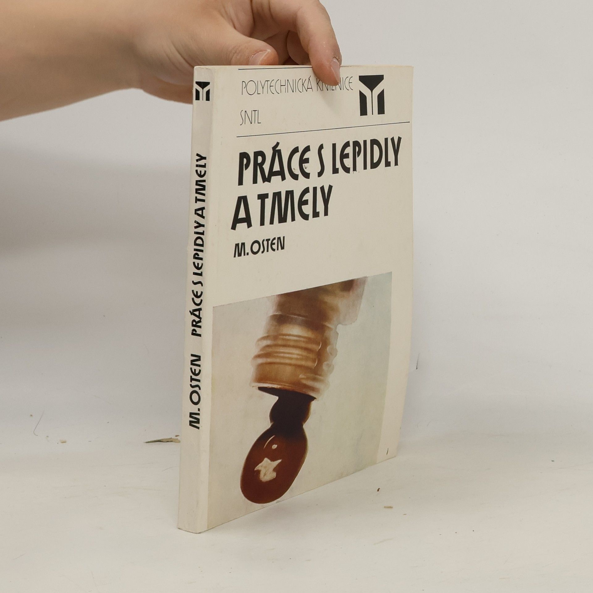 Práce s lepidly a tmely