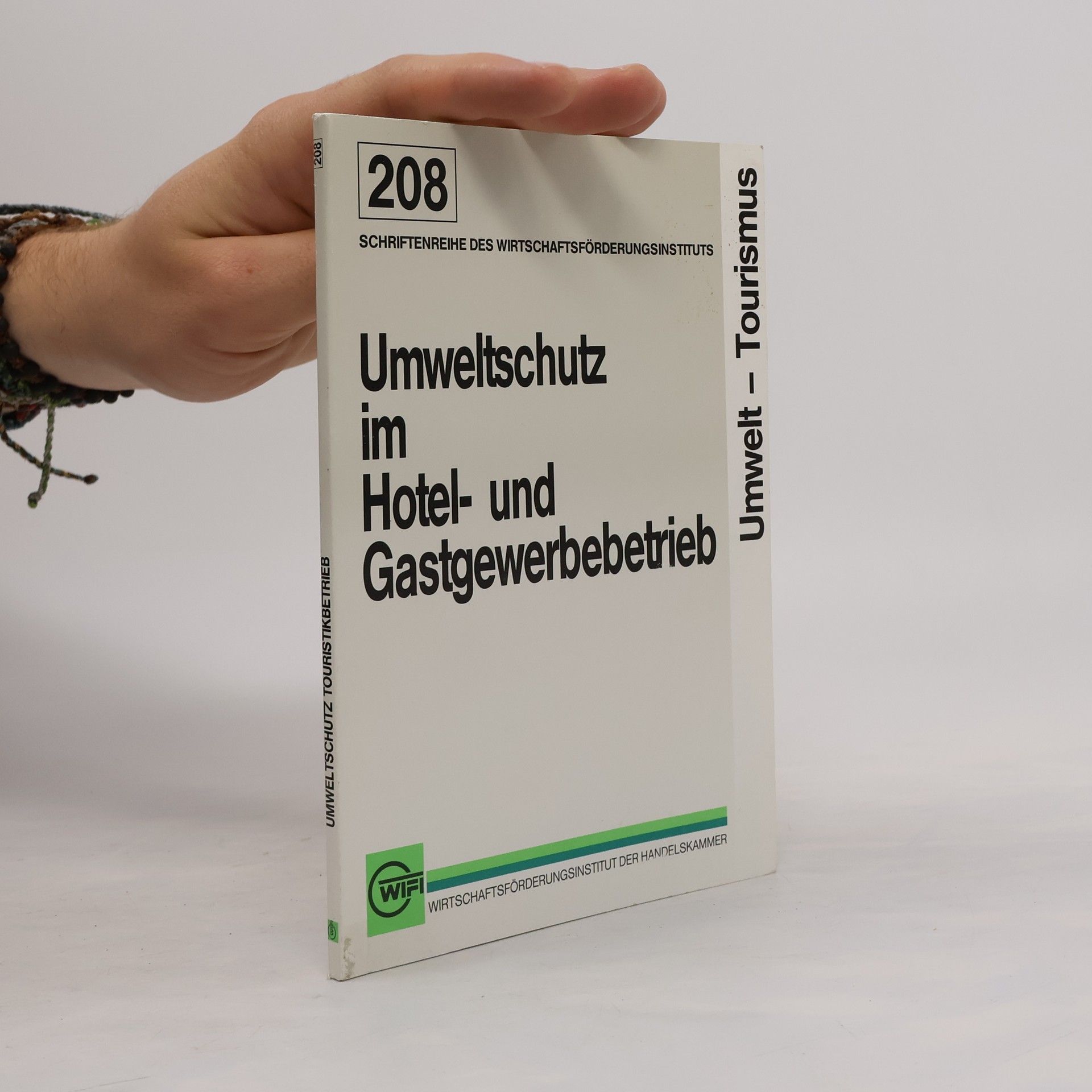 Autorenkollektiv Umweltschutz im Hotel- und Gastgewerbebetrieb