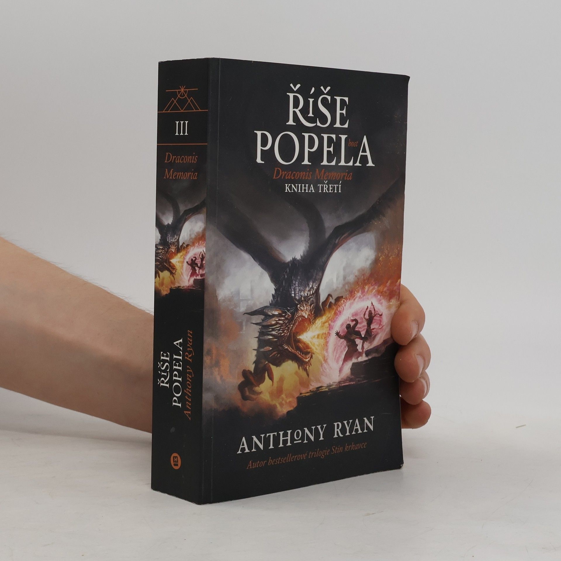 Anthony Ryan Říše popela