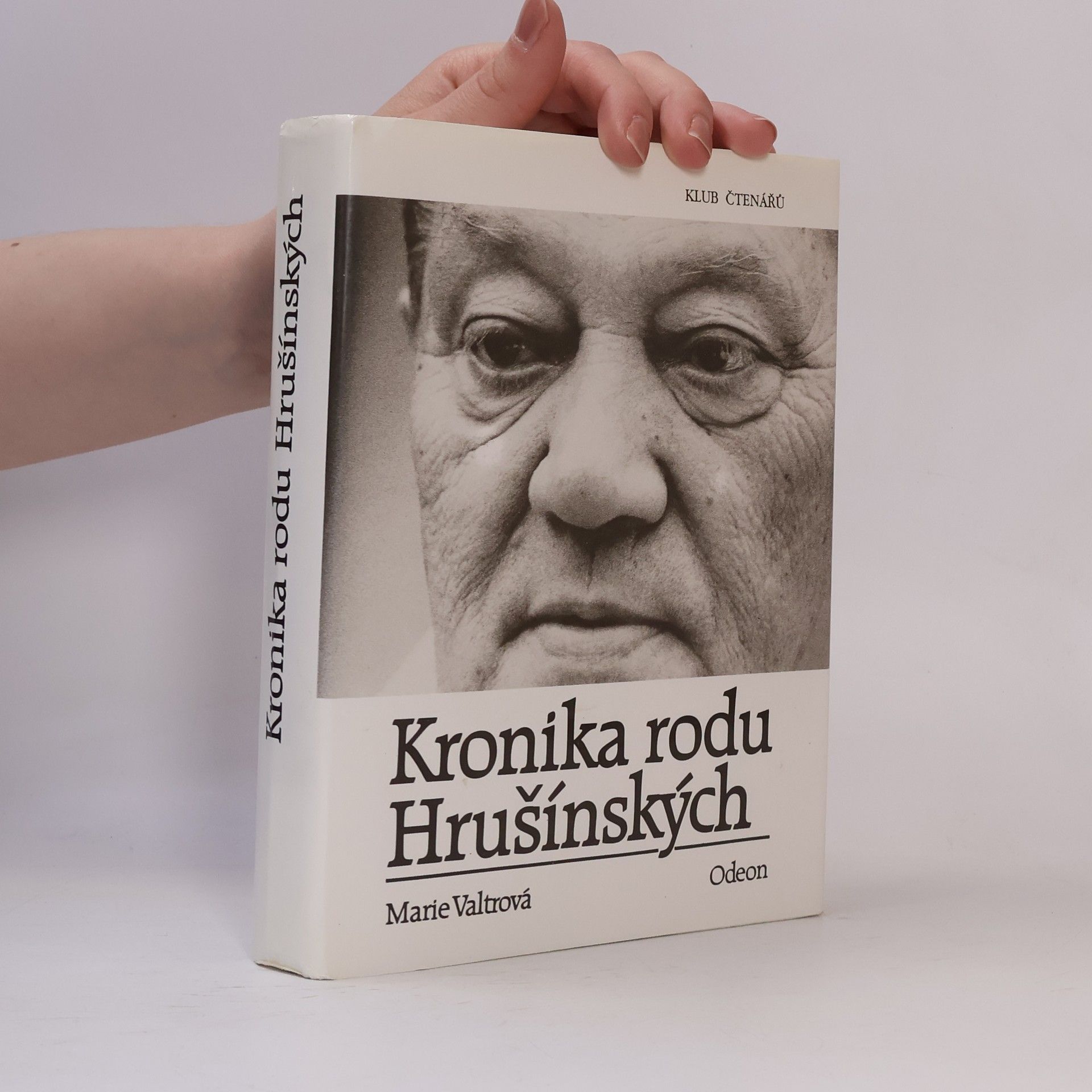 Marie Valtrová Kronika rodu Hrušínských