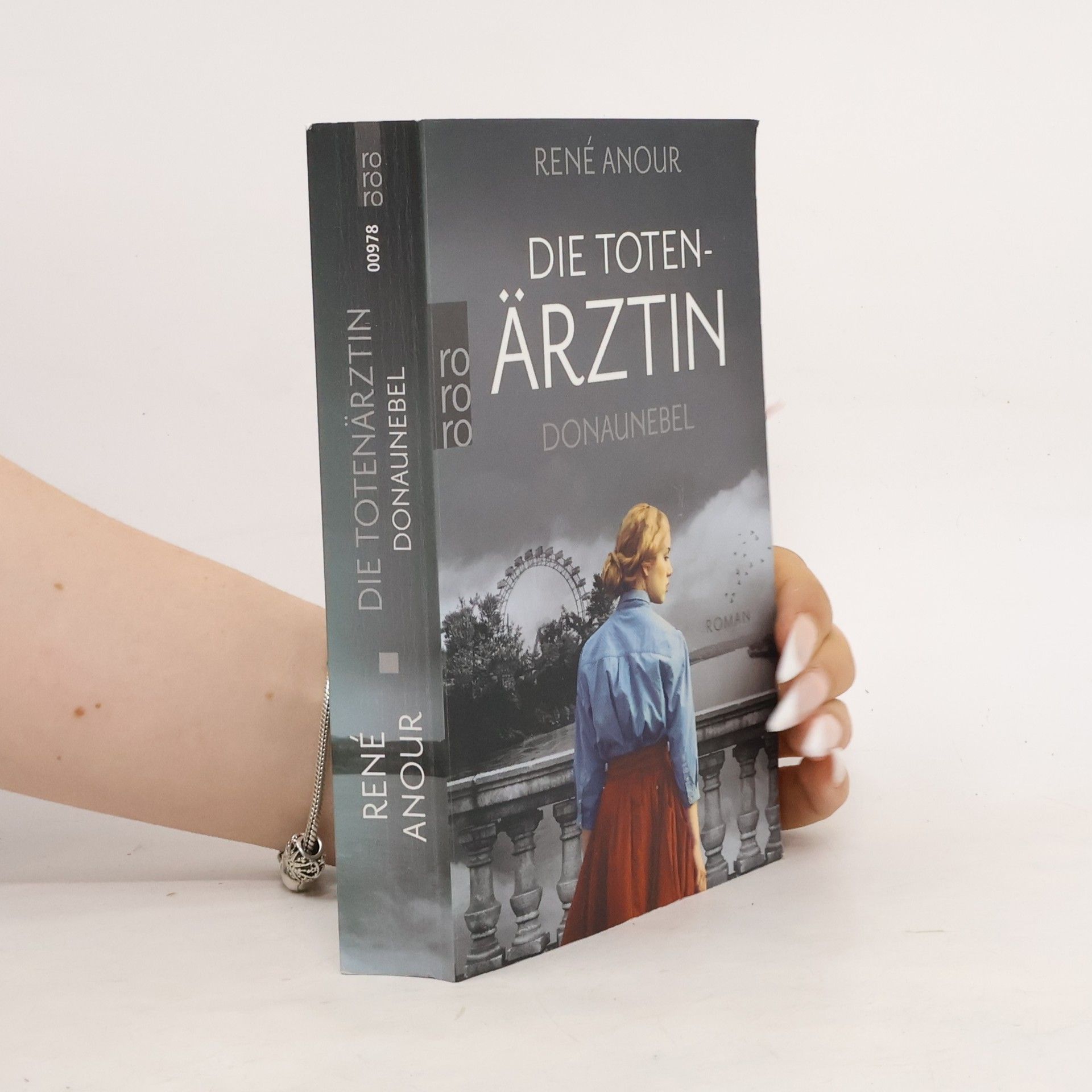 René Anour Die Totenärztin: Donaunebel