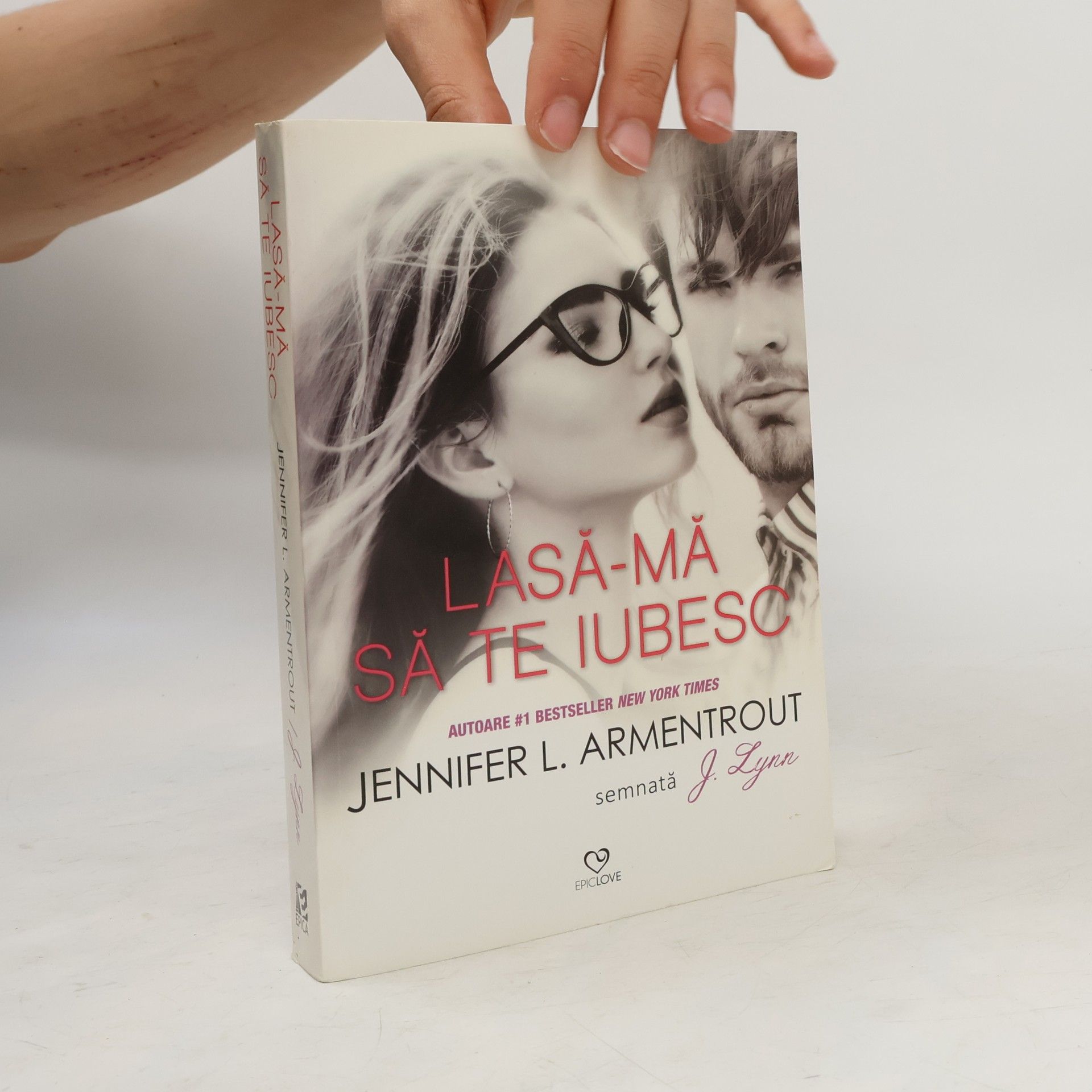 Jennifer L. Armentrout Lasă-mă să te iubesc