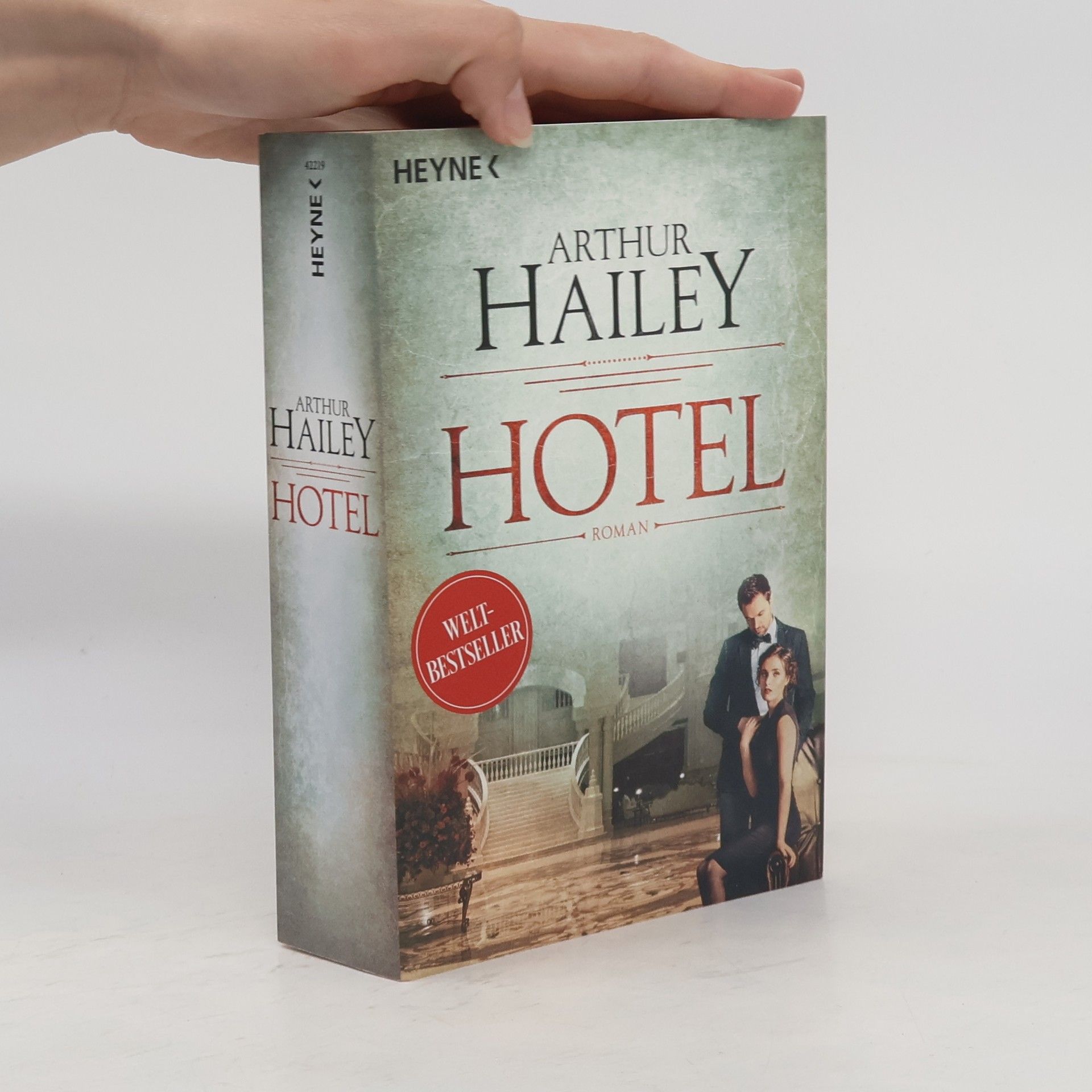Arthur Hailey Hotel