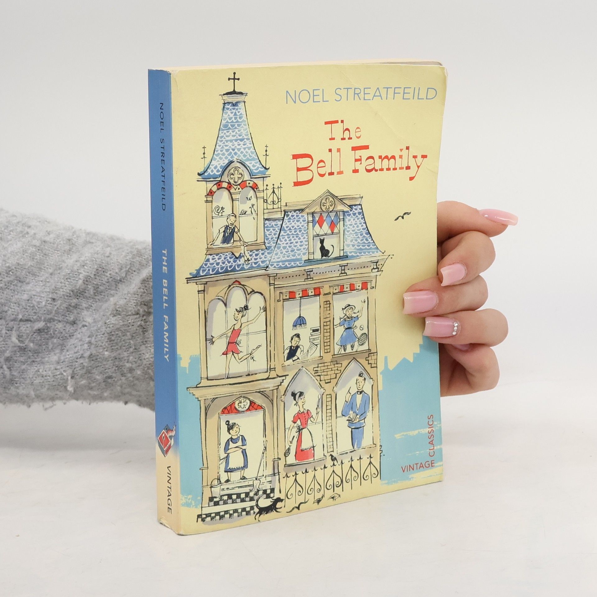 Noel Streatfeild The Bell Family