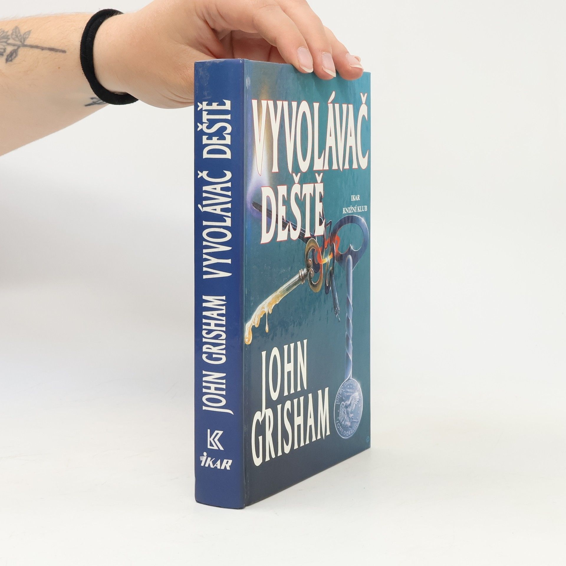 John Grisham Vyvolávač deště