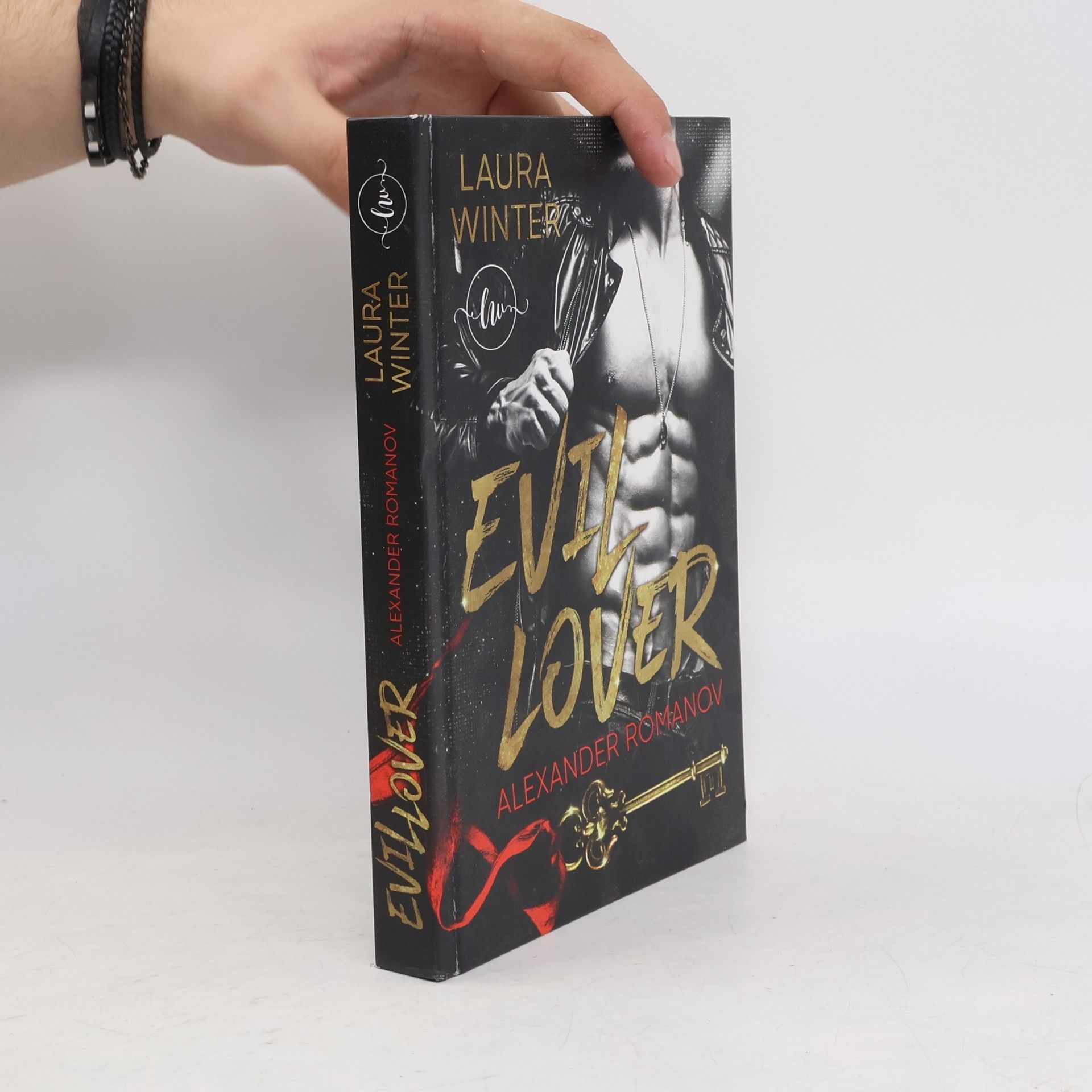 Laura Winter Evil Lover: Alexander Romanov