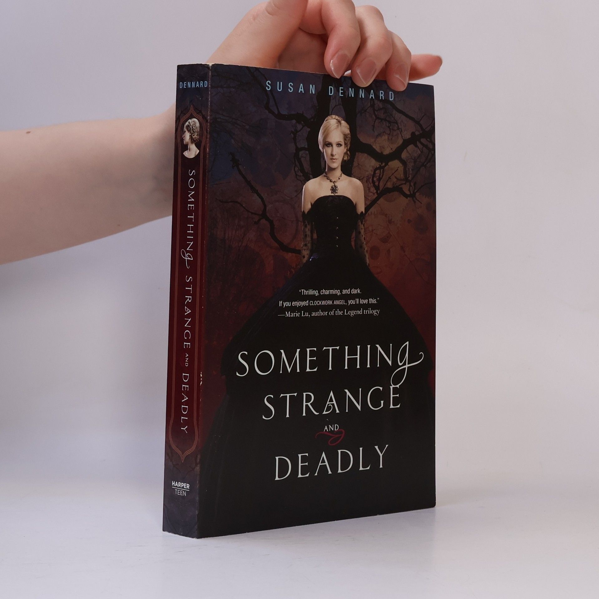 Susan Dennard Something Strange and Deadly Trilogy: Something Strange and Deadly