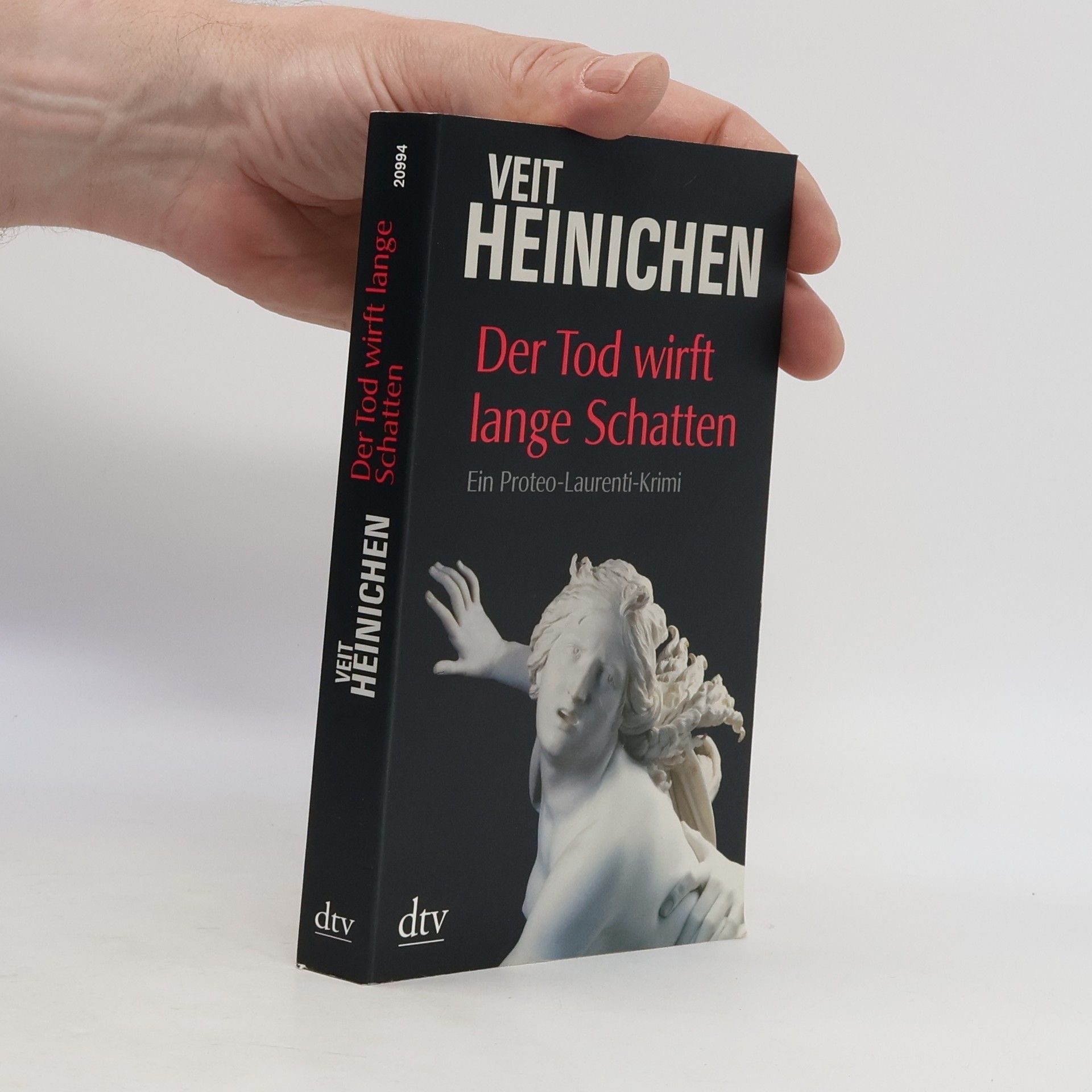 Veit Heinichen Der Tod wirft lange Schatten