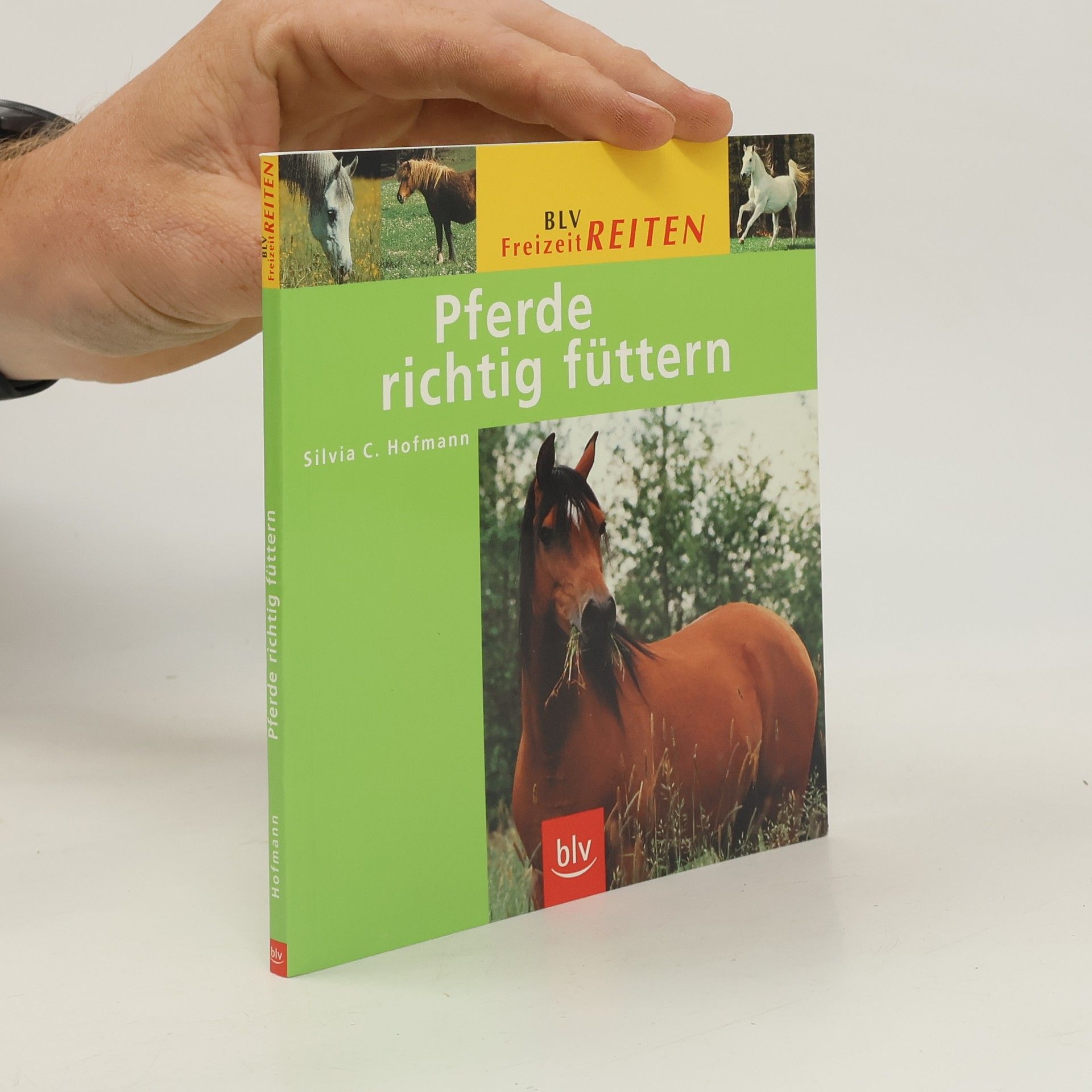 Silvia Christine Hofmann Pferde richtig füttern