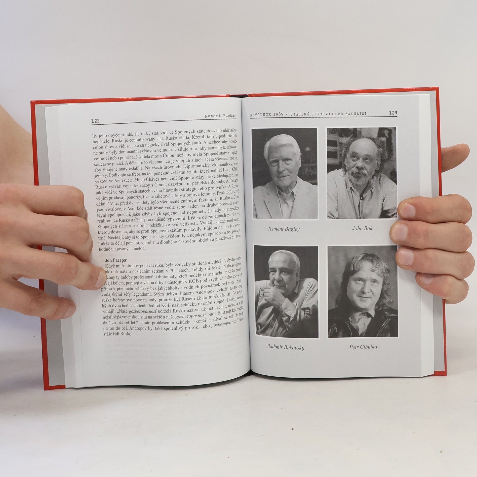 Robert Buchar Revoluce 1989. Utajené informace ze zákulisí