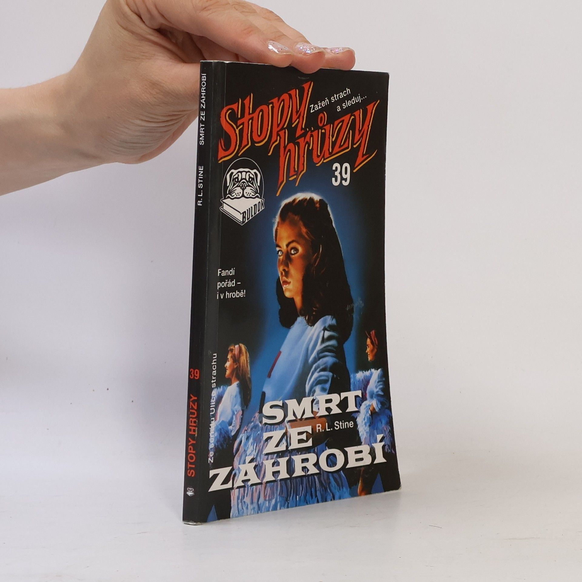 R. L. Stine Smrt ze záhrobí. Stopy hrůzy 39