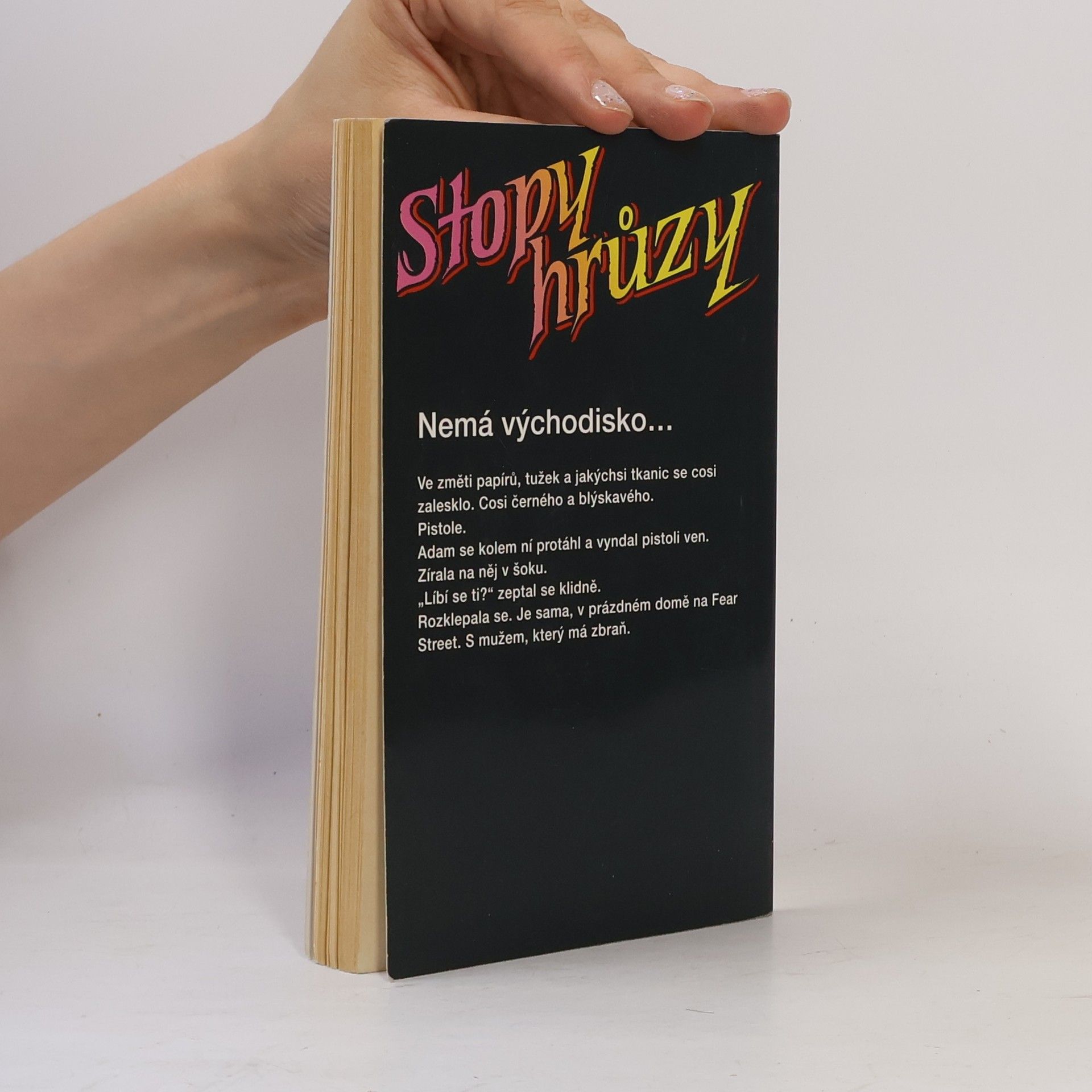R. L. Stine Krvavá finta. Stopy hrůzy 40