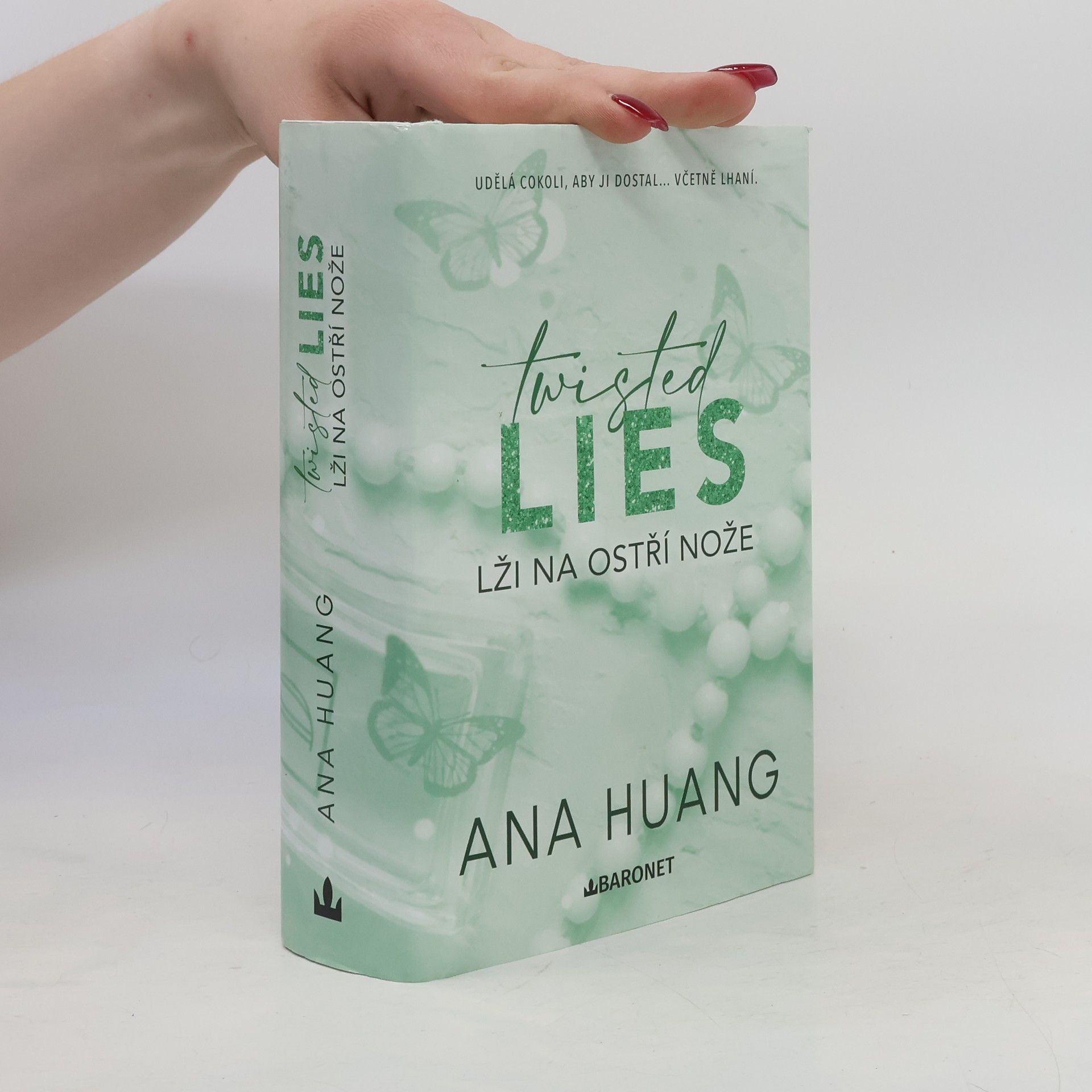 Ana Huang Twisted Lies. Lži na ostří nože