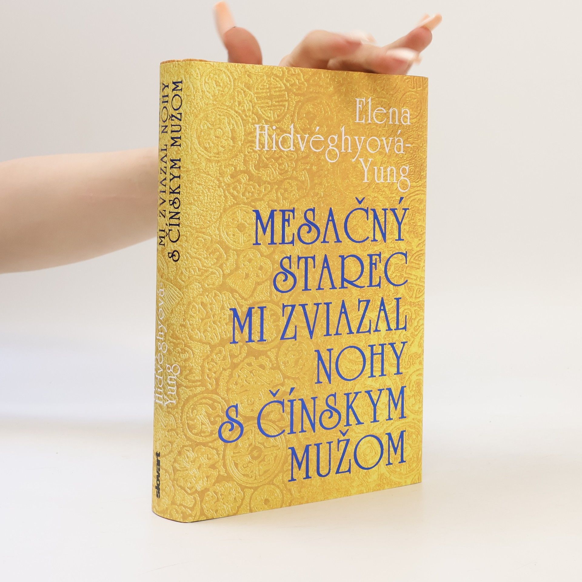Mesačný starec mi zviazal nohy s čínskym mužom