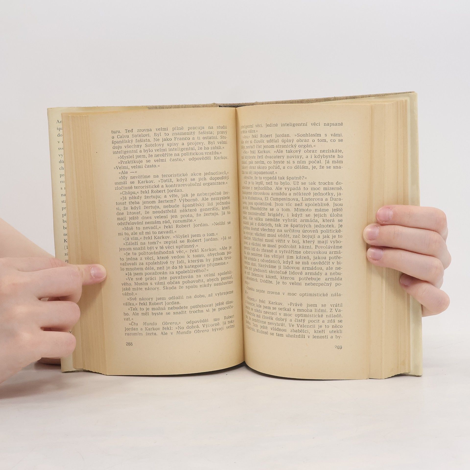 Ernest Hemingway Komu zvoní hrana