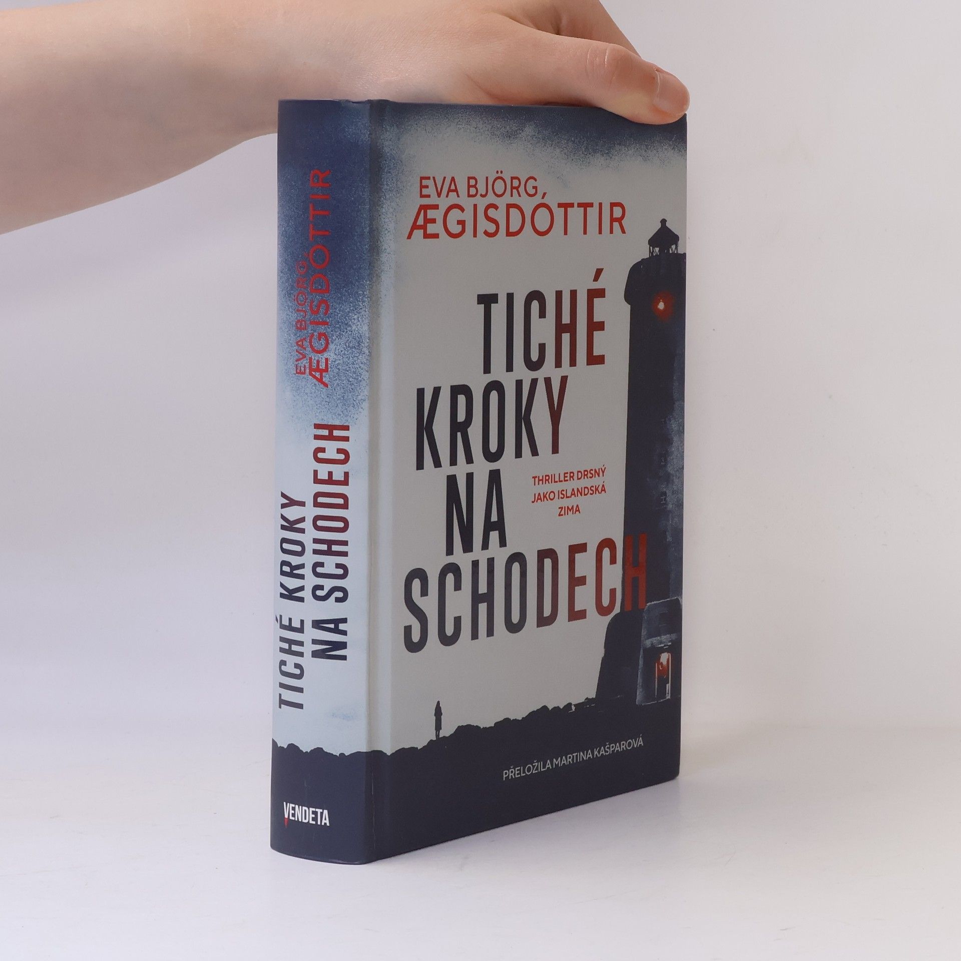 Eva Bjorg Ægisdóttir Tiché kroky na schodech