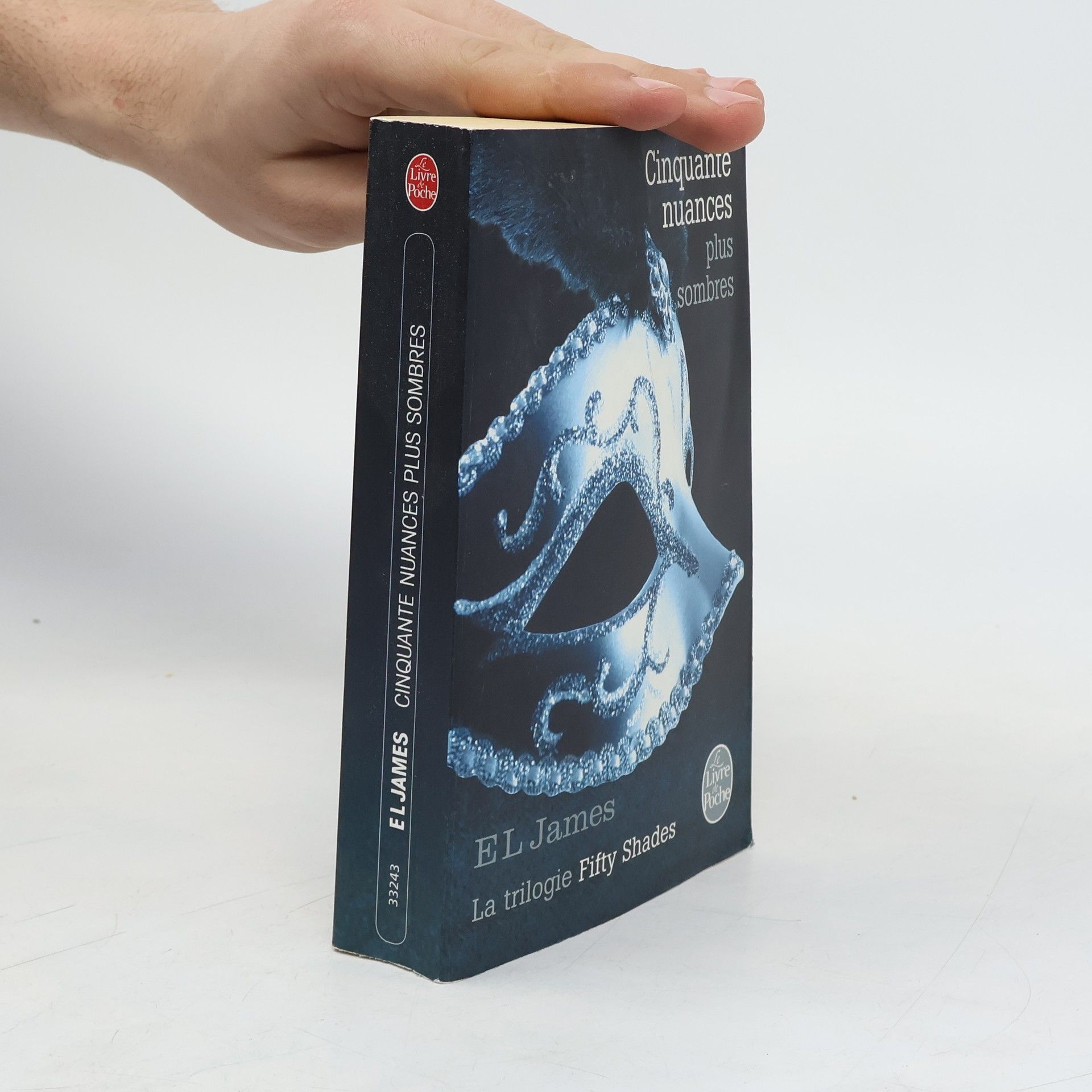 E. L. James Cinquante nuances plus sombres