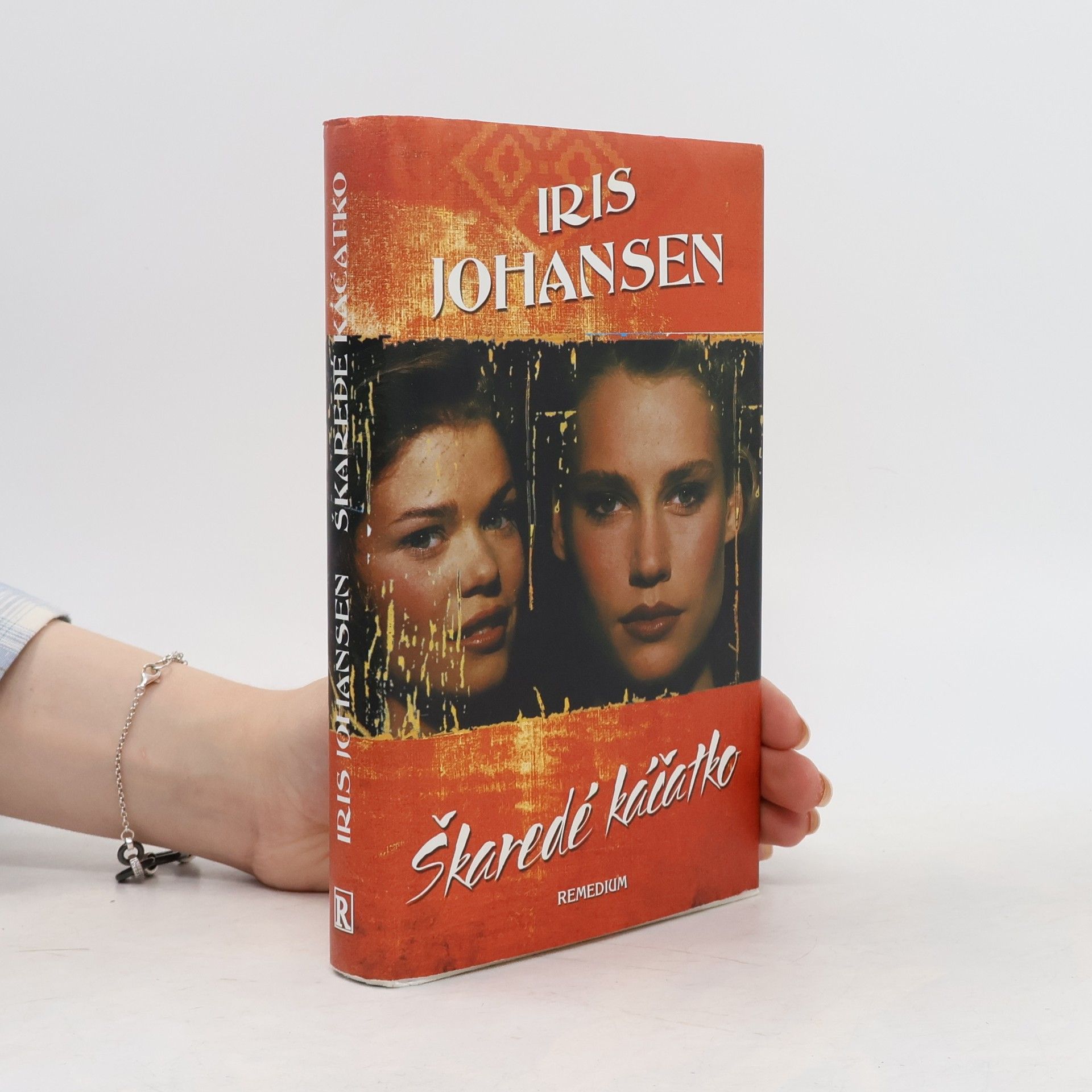 Iris Johansen Škaredé káčatko