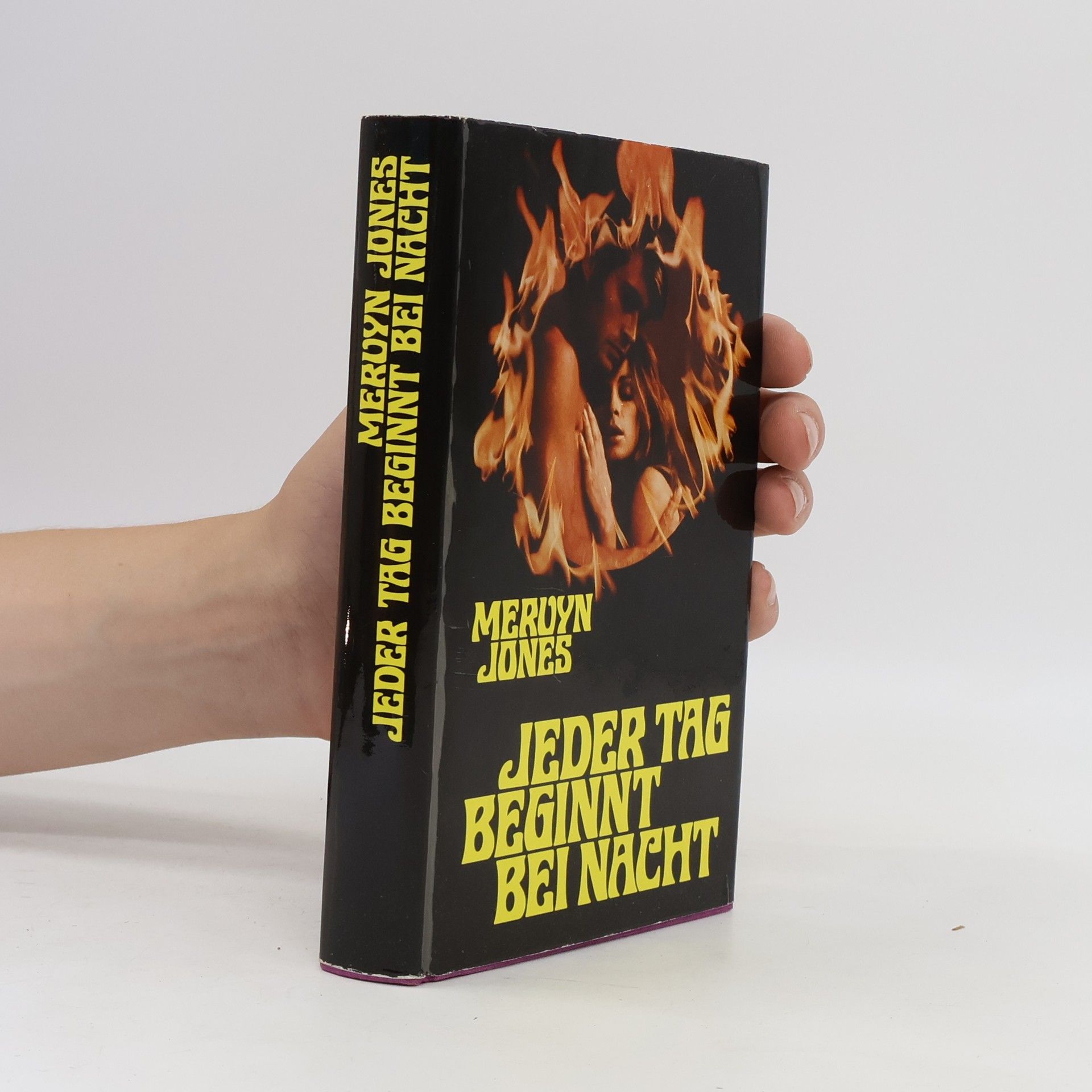 Mervyn Jones Jeder Tag beginnt bei Nacht