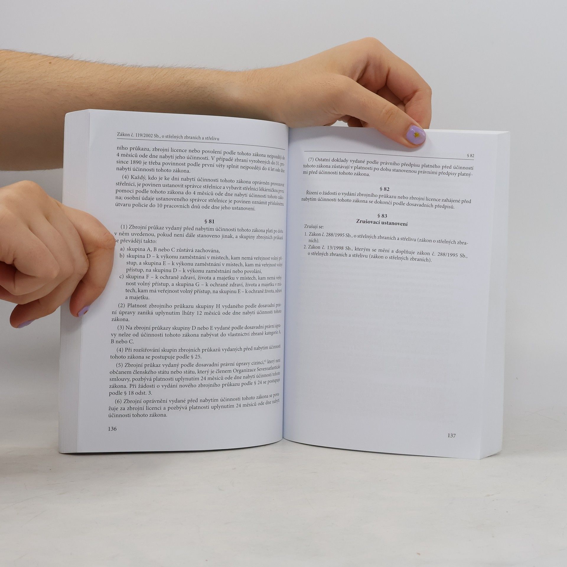 Jiří Záruba Zbrojní průkaz : právní předpisy a testy ke zkoušce odborné způsobilosti : podle právního stavu k 1.9.2021