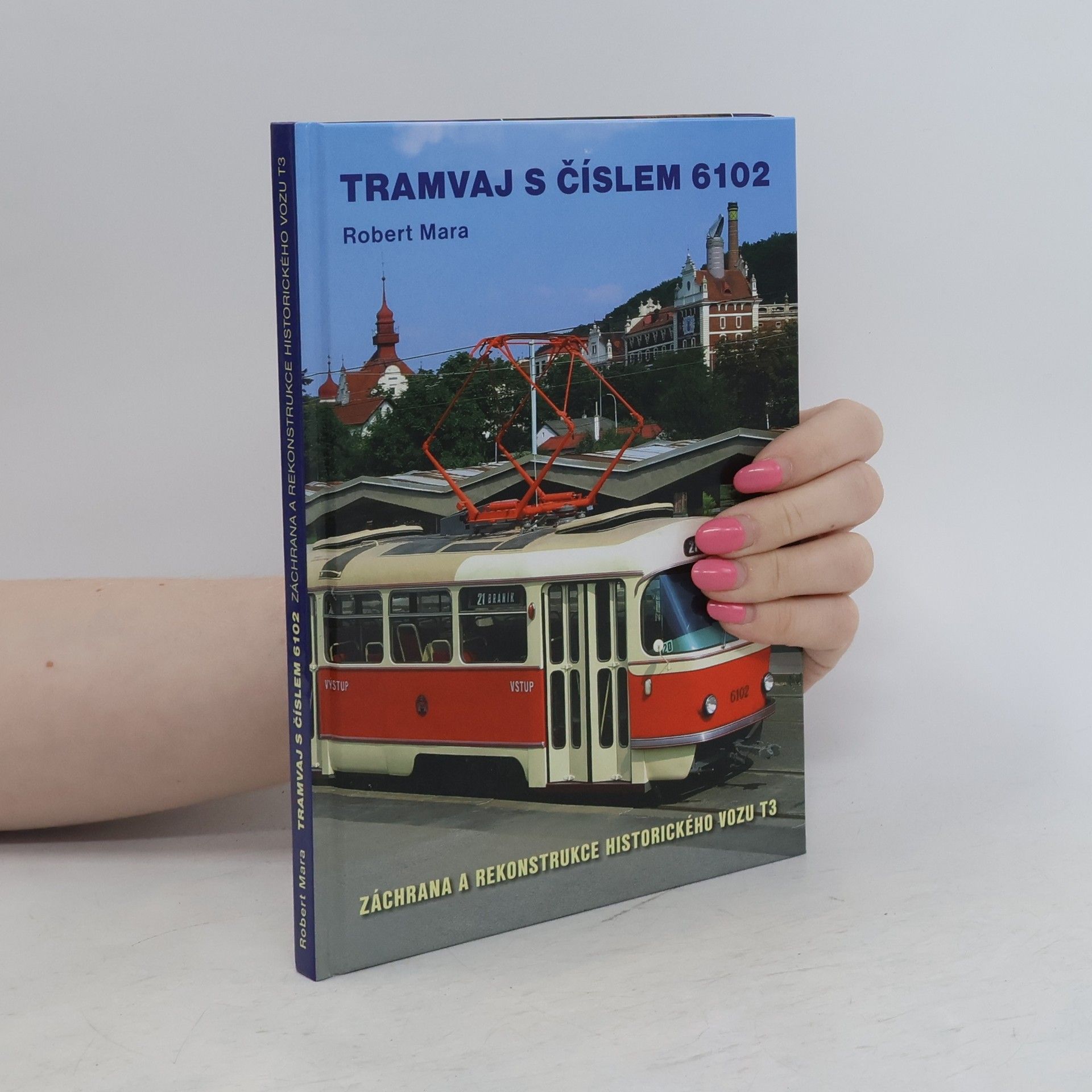 Tramvaj s číslem 6102