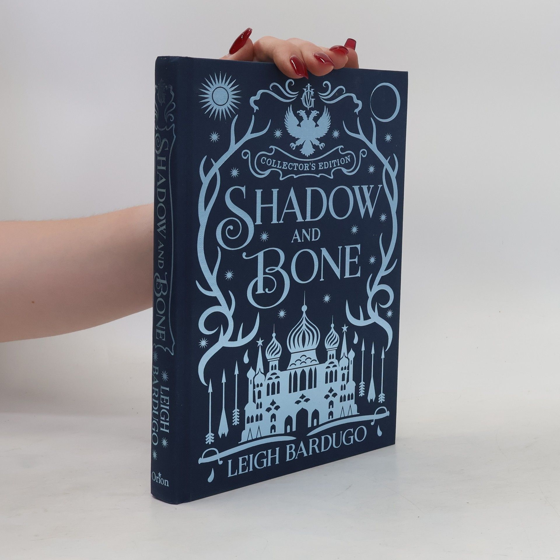 Leigh Bardugo Shadow and Bone