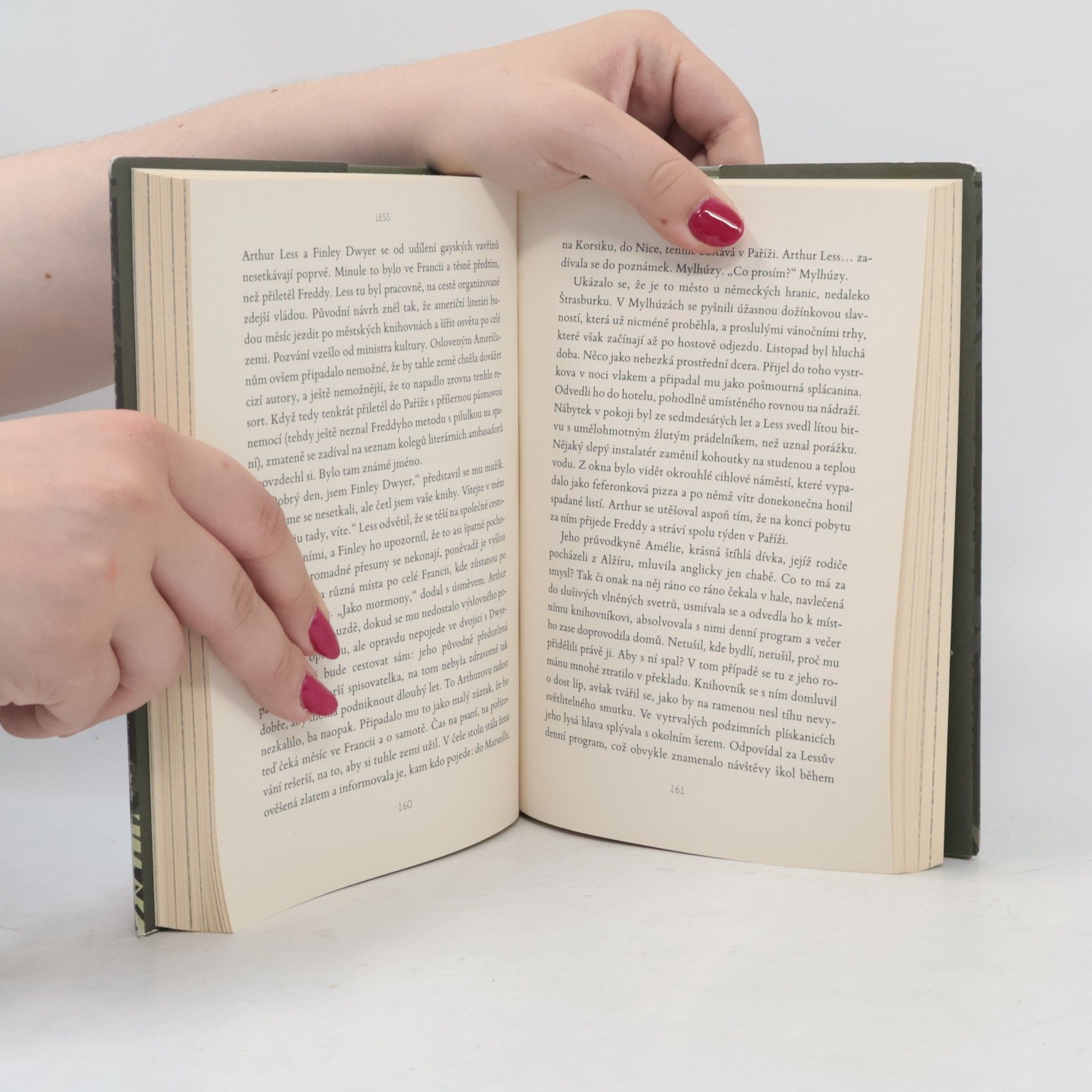 Andrew Sean Greer Less, aneb, Hledání ztraceného mládí