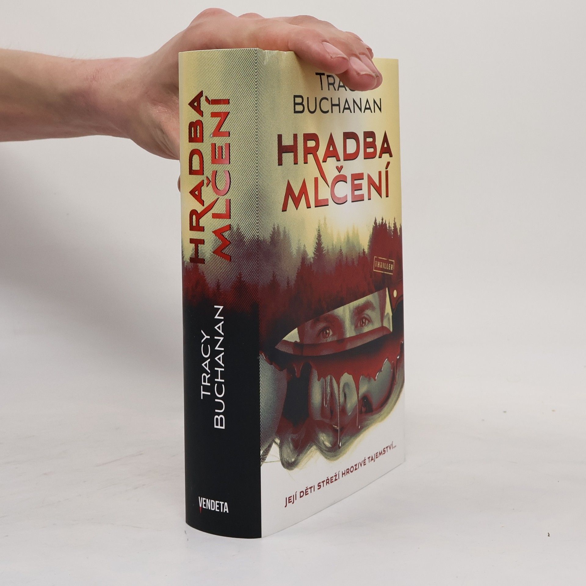 Tracy Buchanan Hradba mlčení
