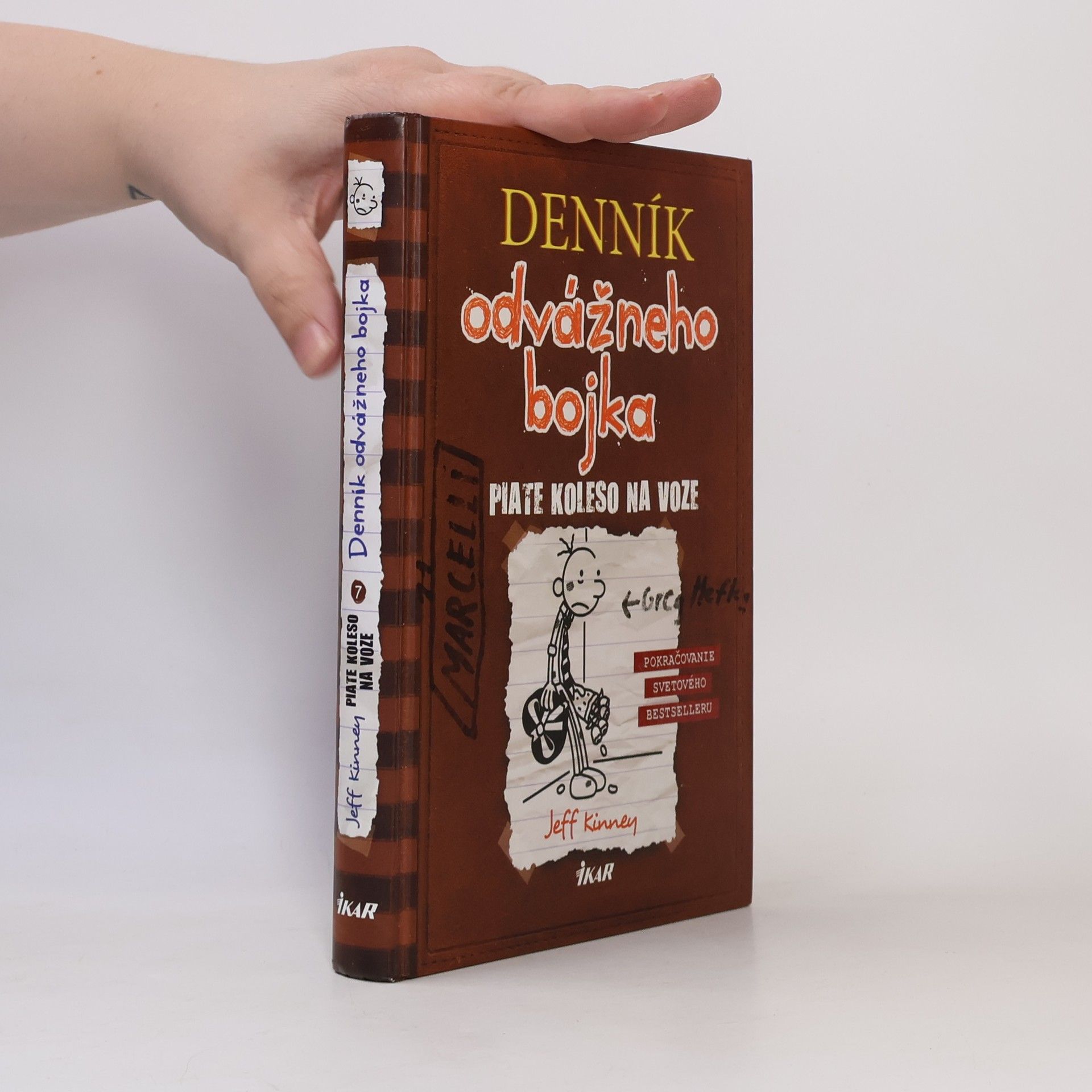 Jeff Kinney Denník odvážneho bojka 7. Piate koleso na voze