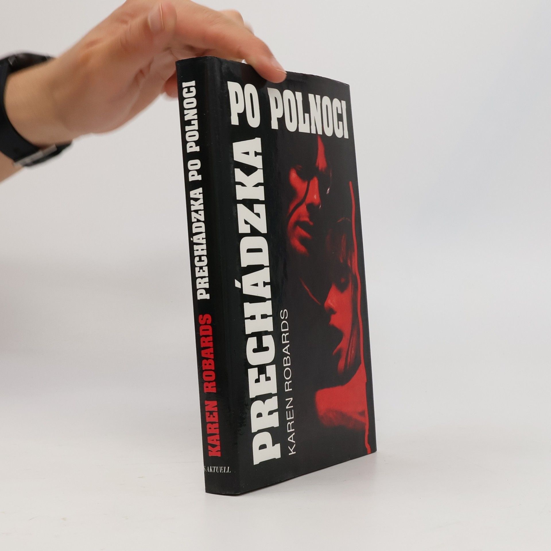 Karen Robards Prechádzka po polnoci