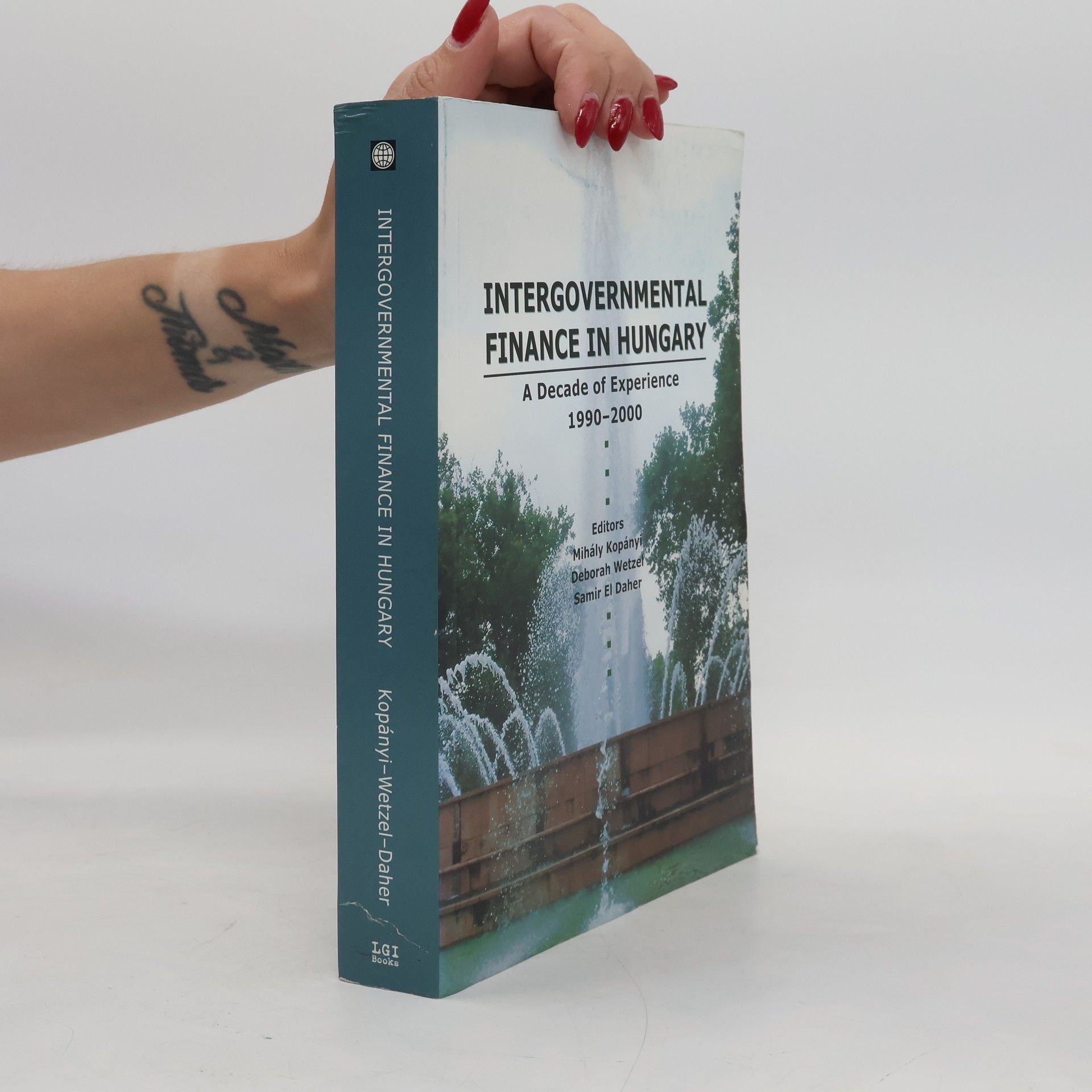 AA.VV. Intergovernmental finance in Hungary : a decade of experience 1990-2000