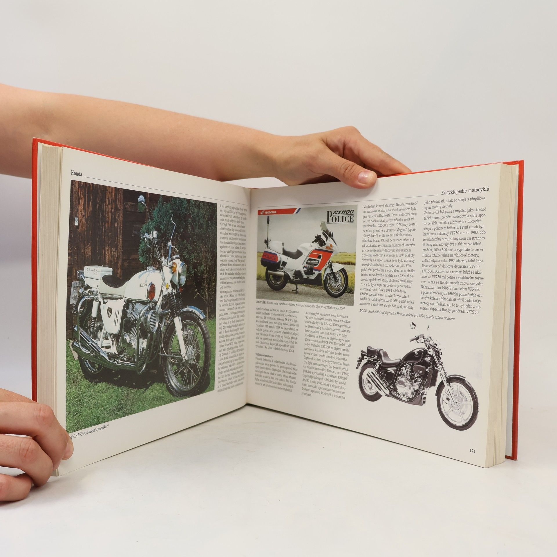 Peter Henshaw Encyklopedie motocyklů