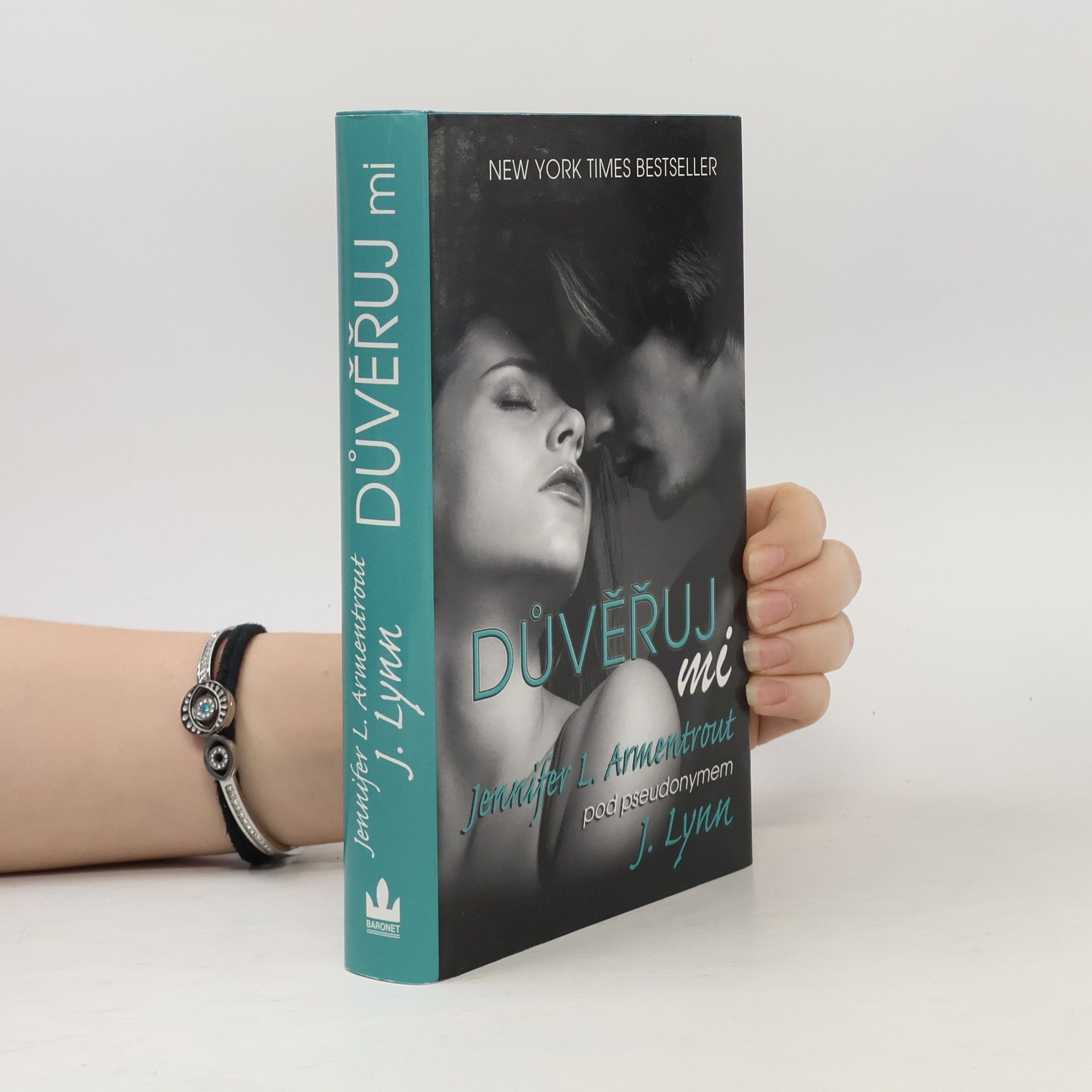 Jennifer L. Armentrout Důvěřuj mi