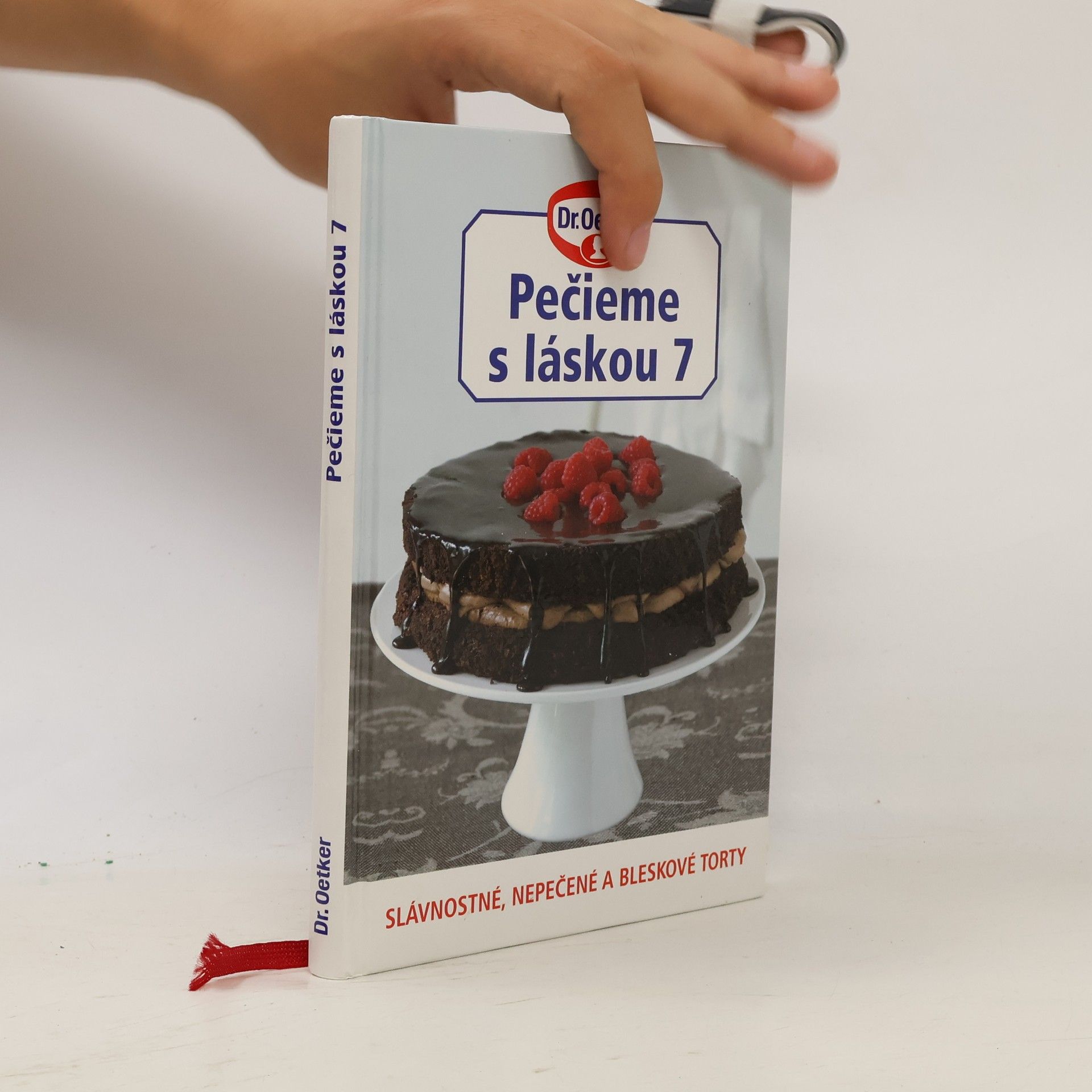 Anna Dvořák Slávnostné, nepečené a bleskové torty