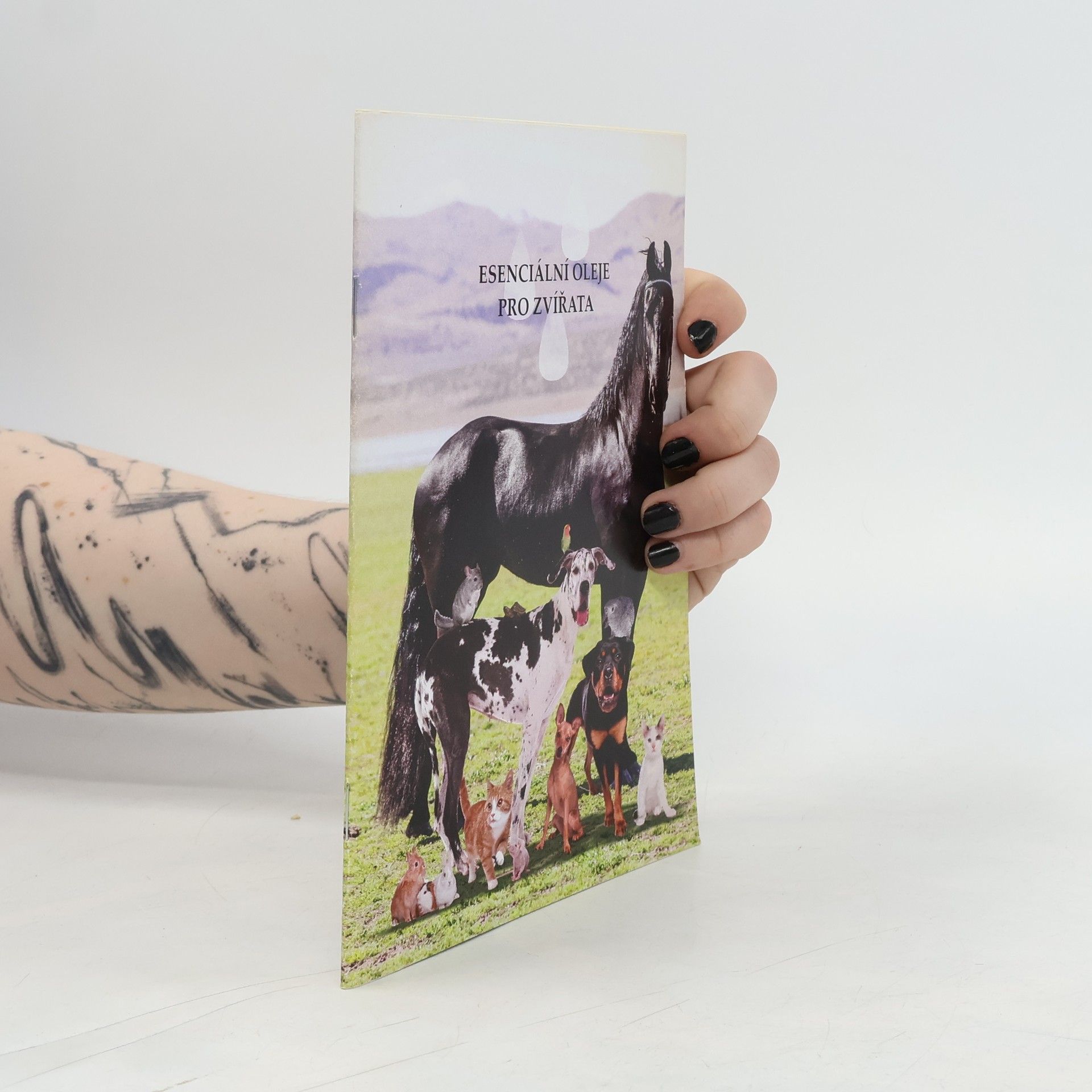 Autores varios Esenciální oleje pro zvířata