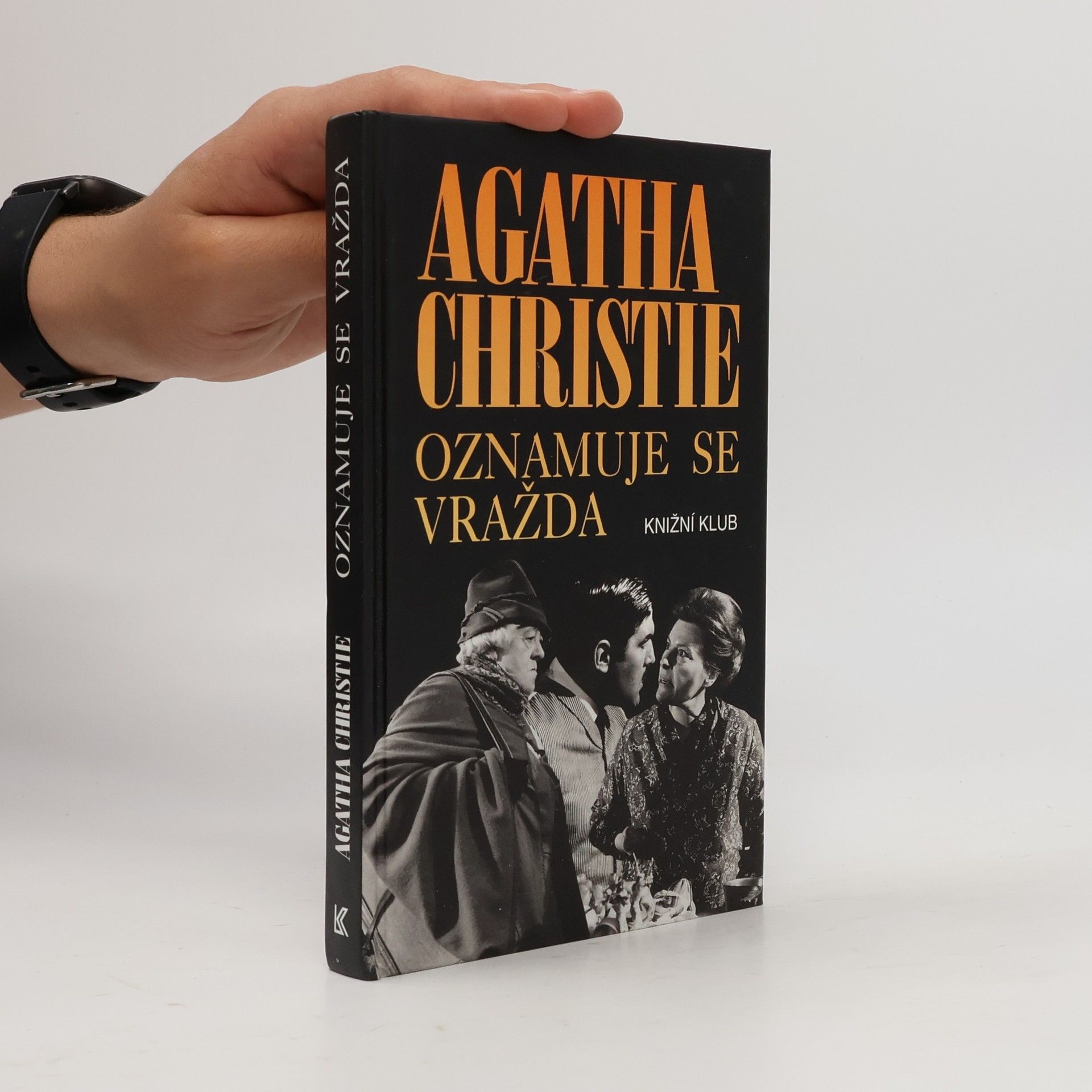 Agatha Christie Oznamuje se vražda