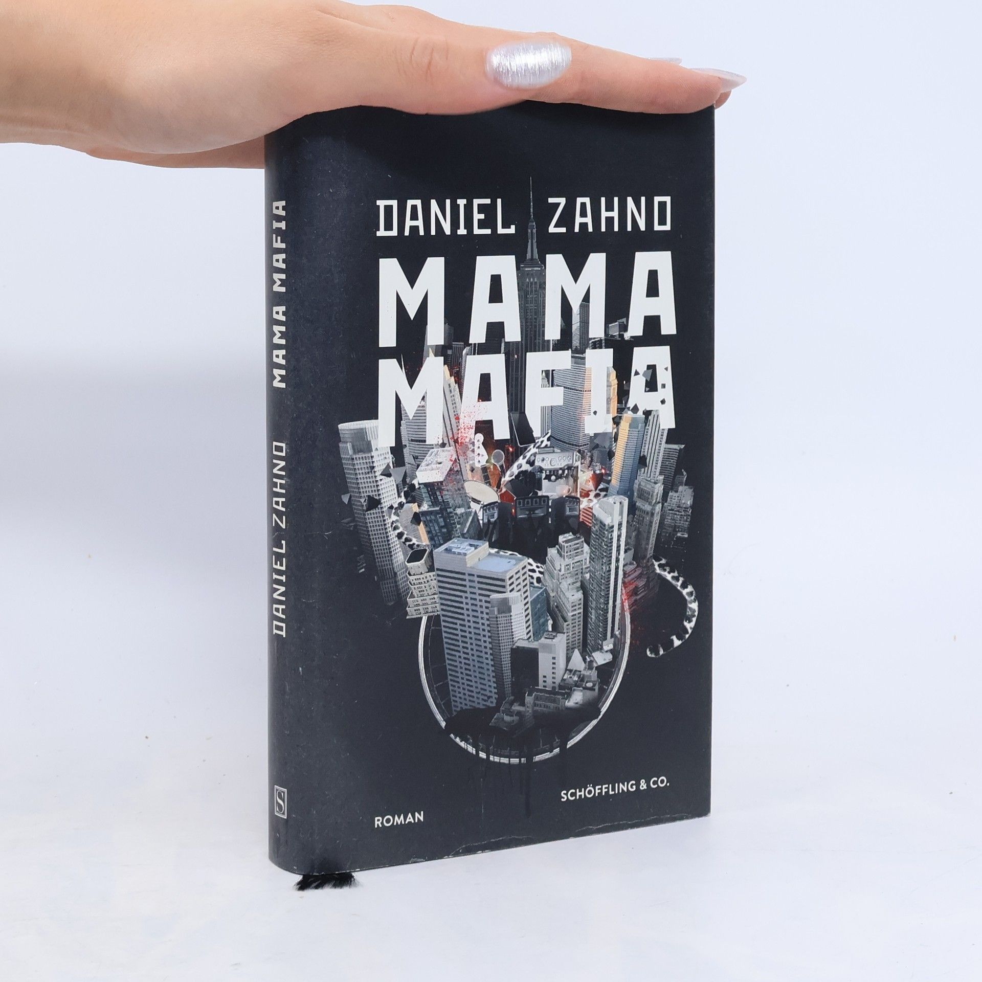 Daniel Zahno Mama Mafia