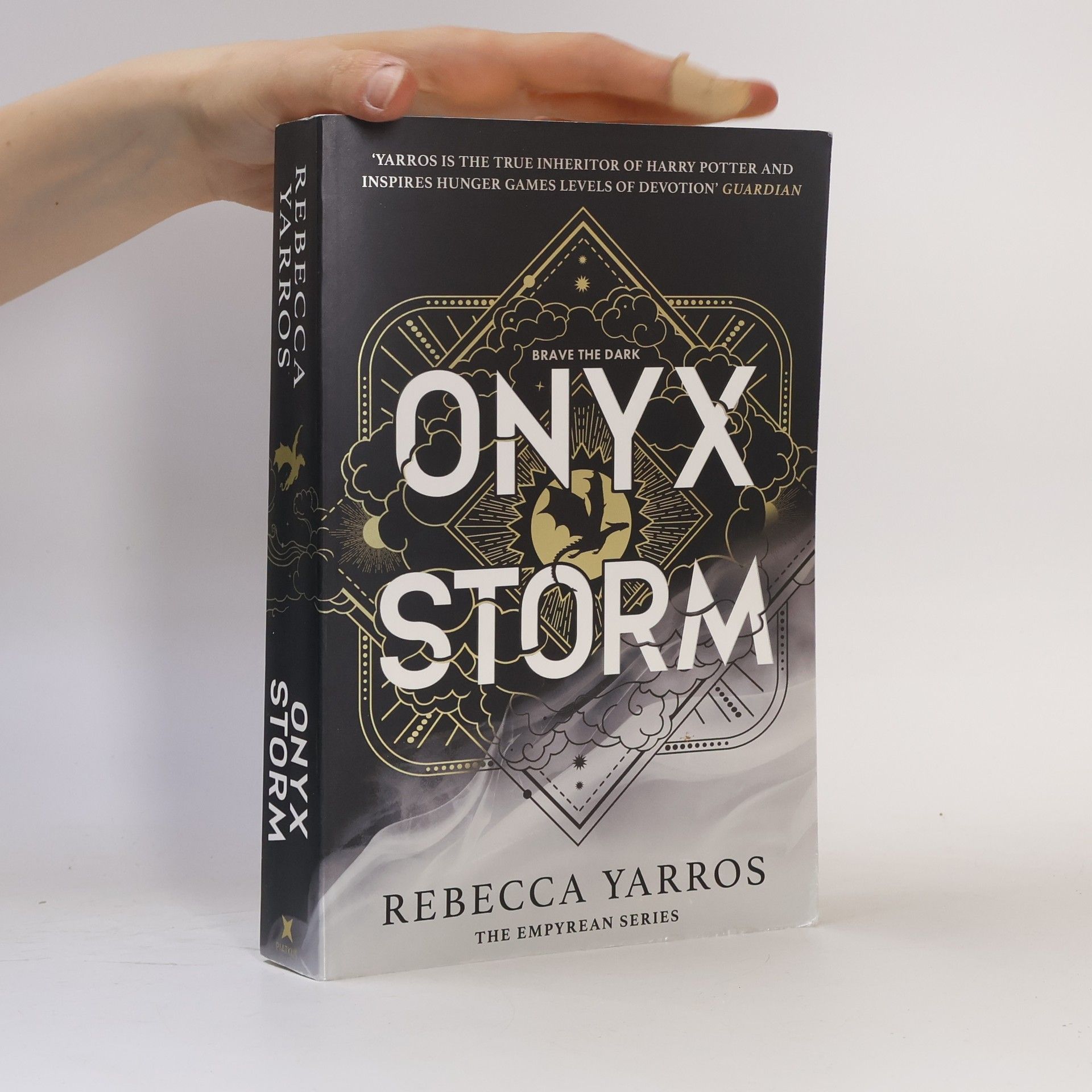 Rebecca Yarros Onyx Storm