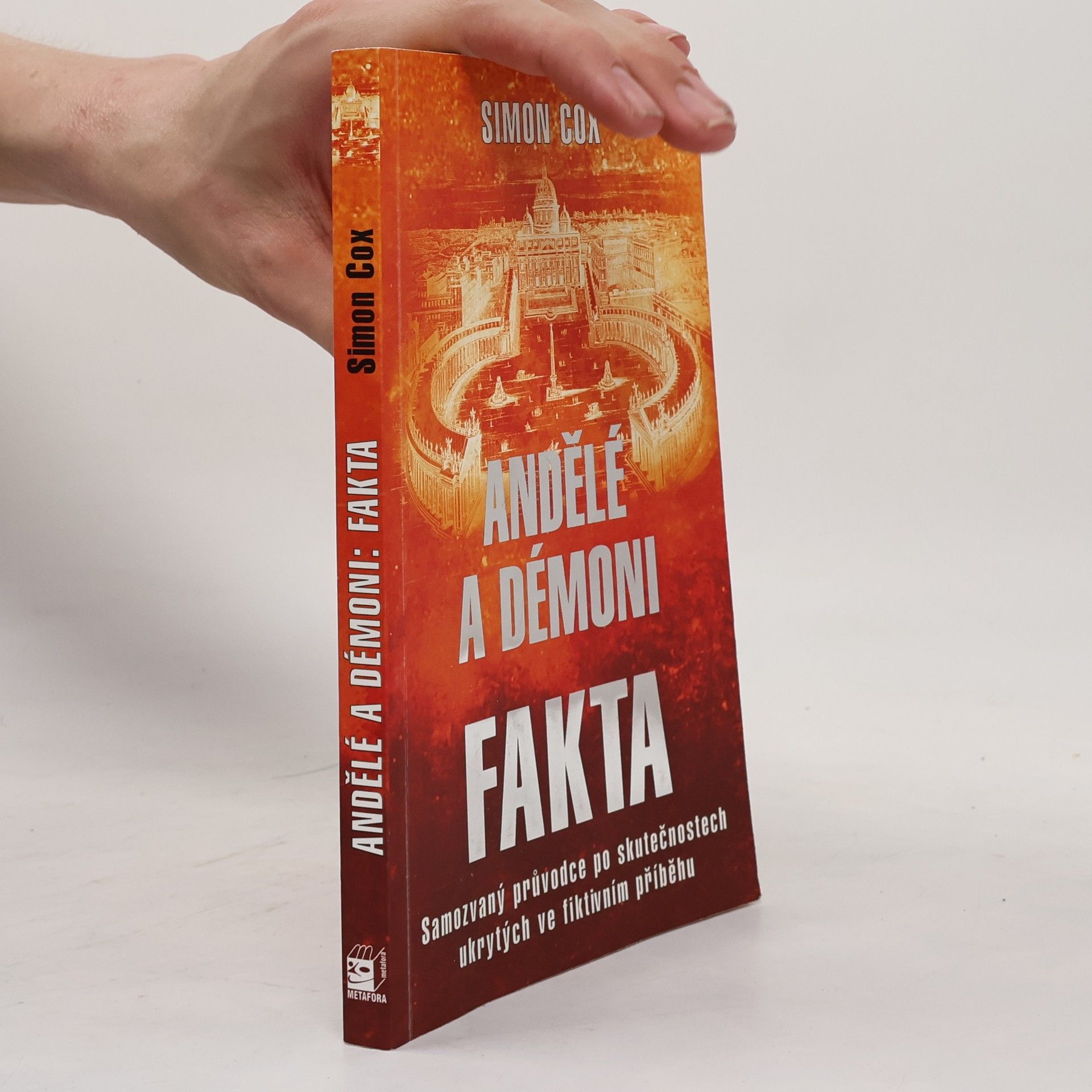 Simon Cox Andělé a démoni : fakta