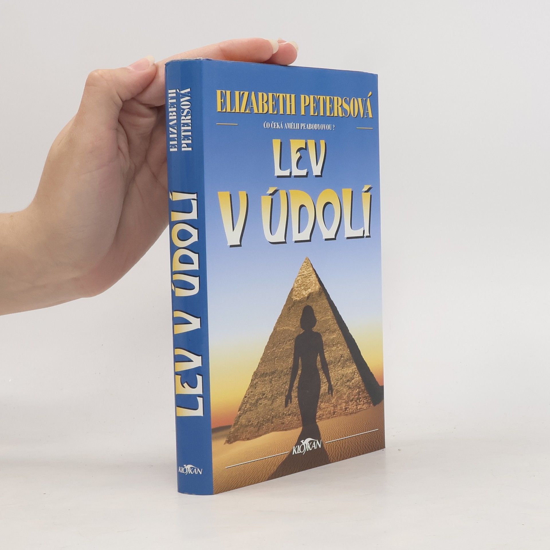 Elizabeth Peters Lev v údolí